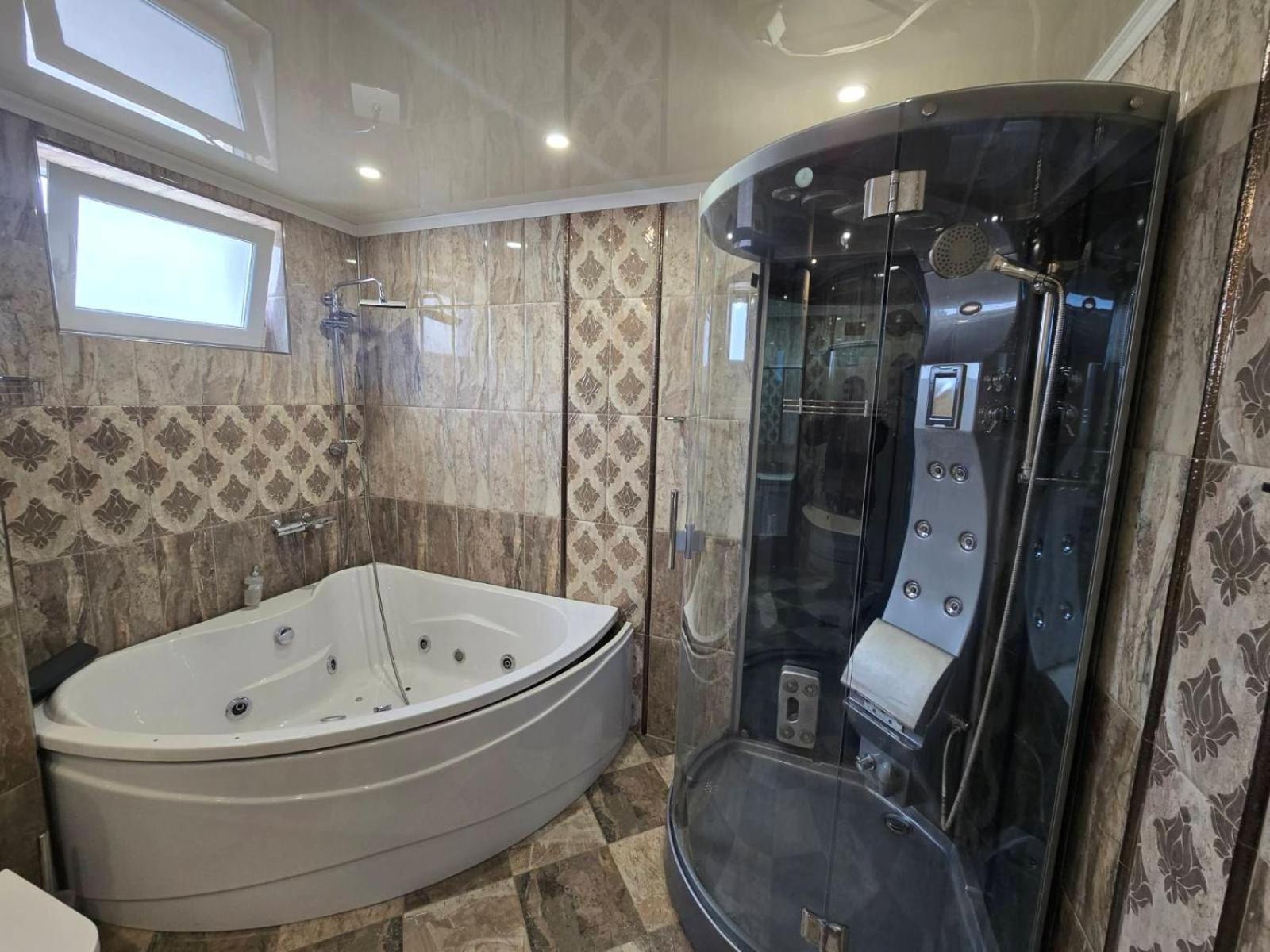 Three-Bedroom Apartment with Sea View photo 2