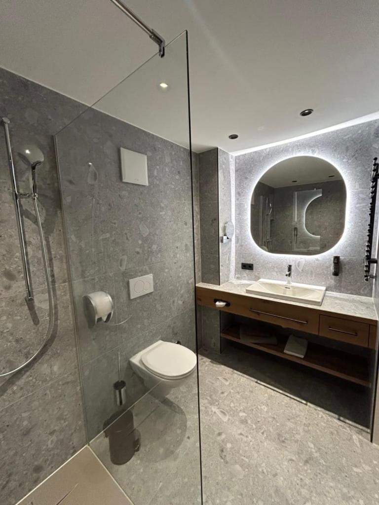 Deluxe Double or Twin Room with Balcony photo 3