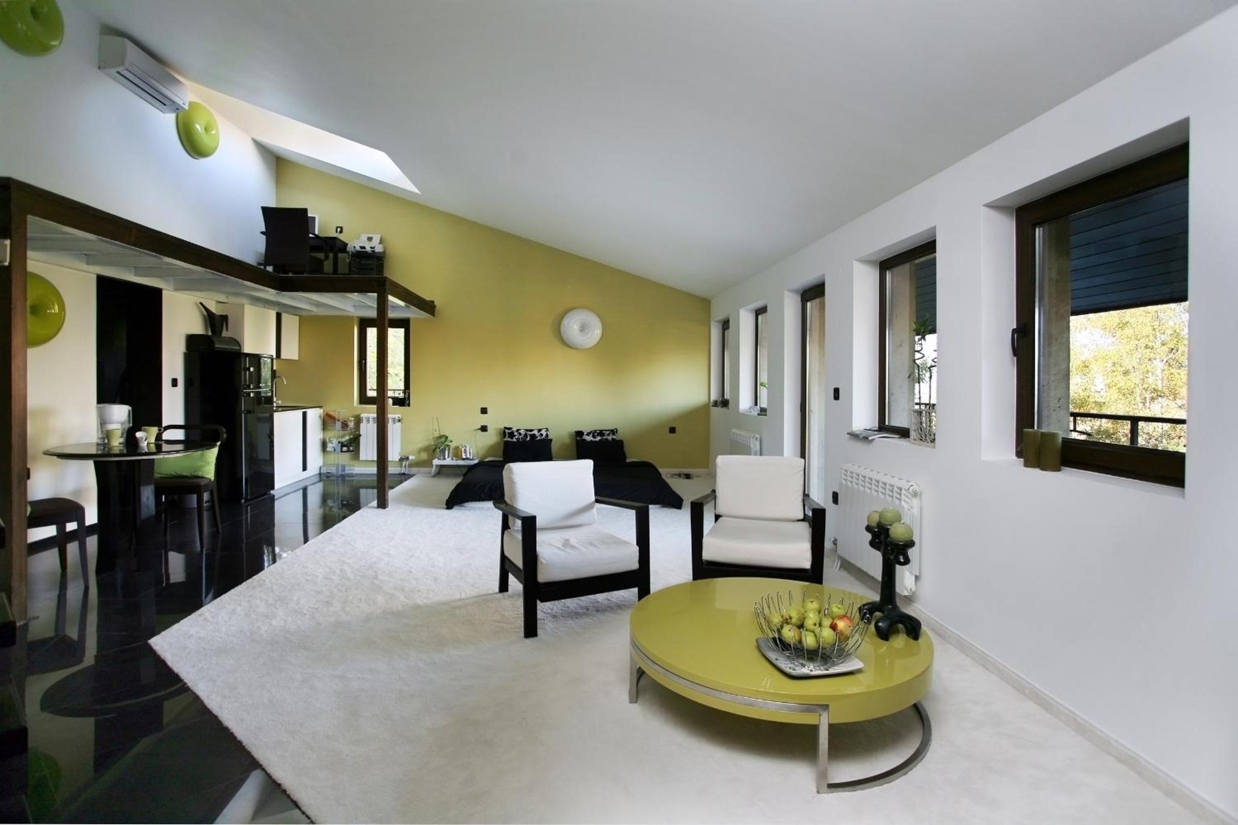 Deluxe Junior Suite with Balcony and City View - Photo 1