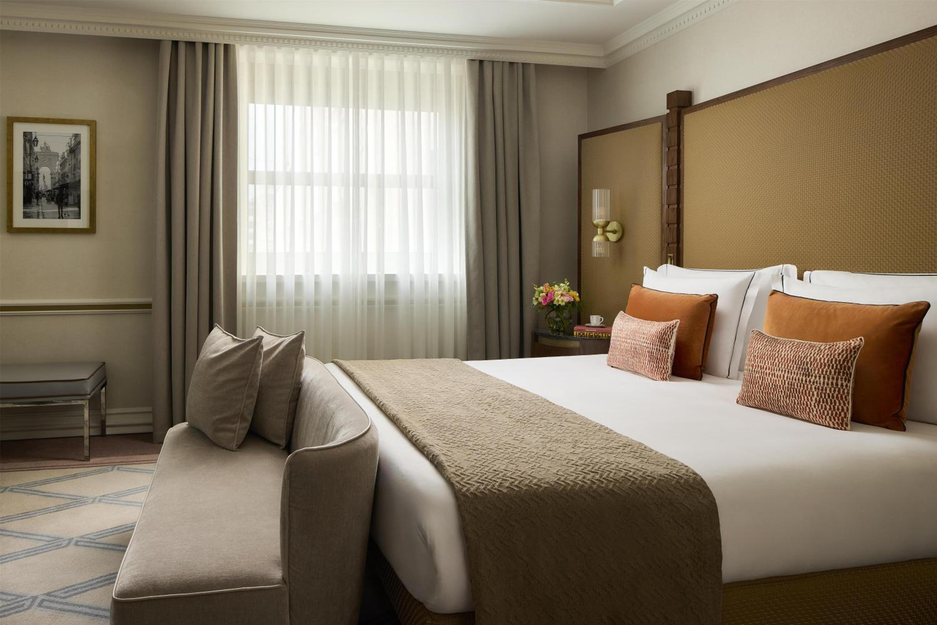 Signature Premium Suite (Non Smoking)