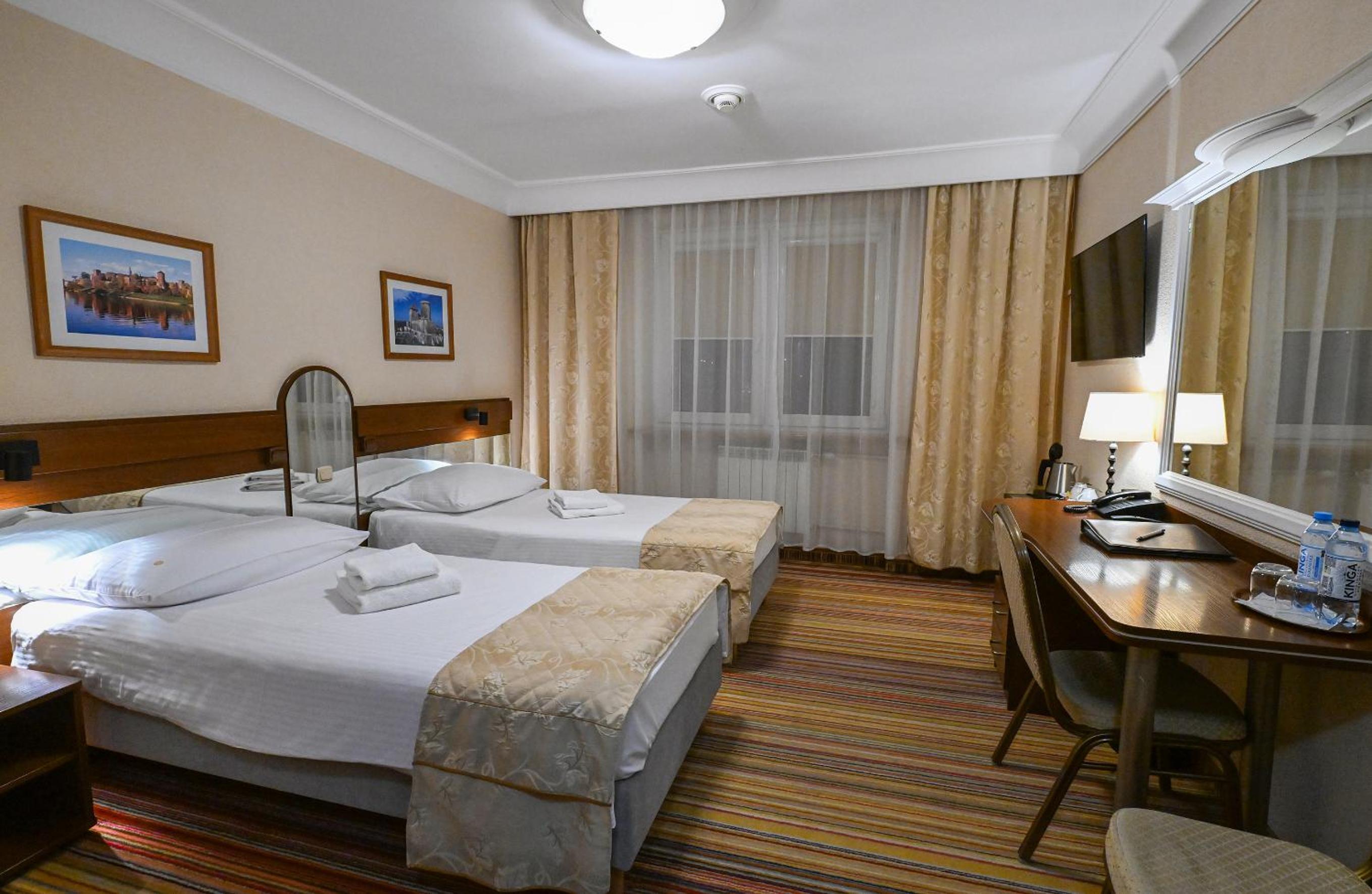 Twin Room - Photo 5