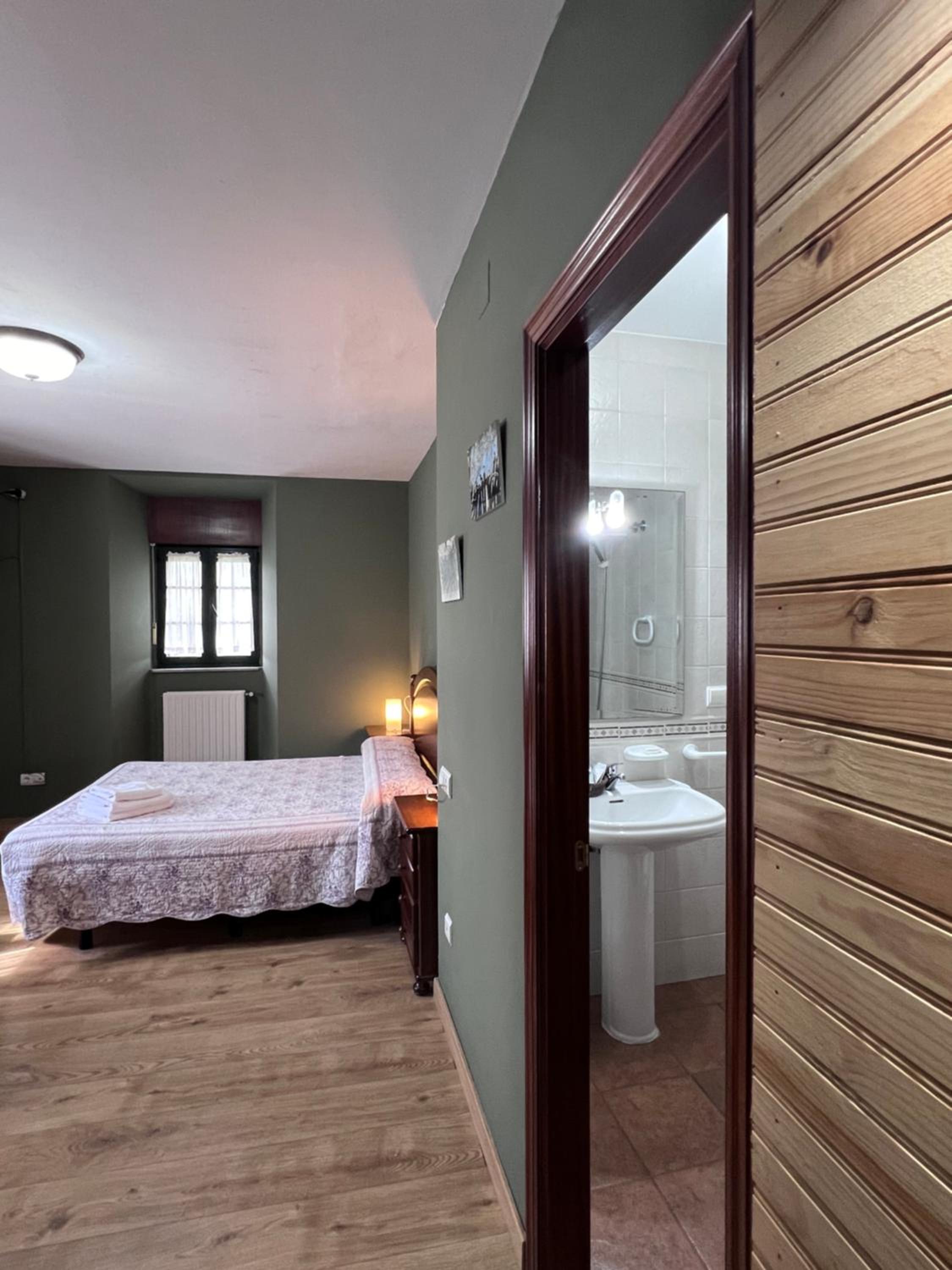 Queen Room with Garden View