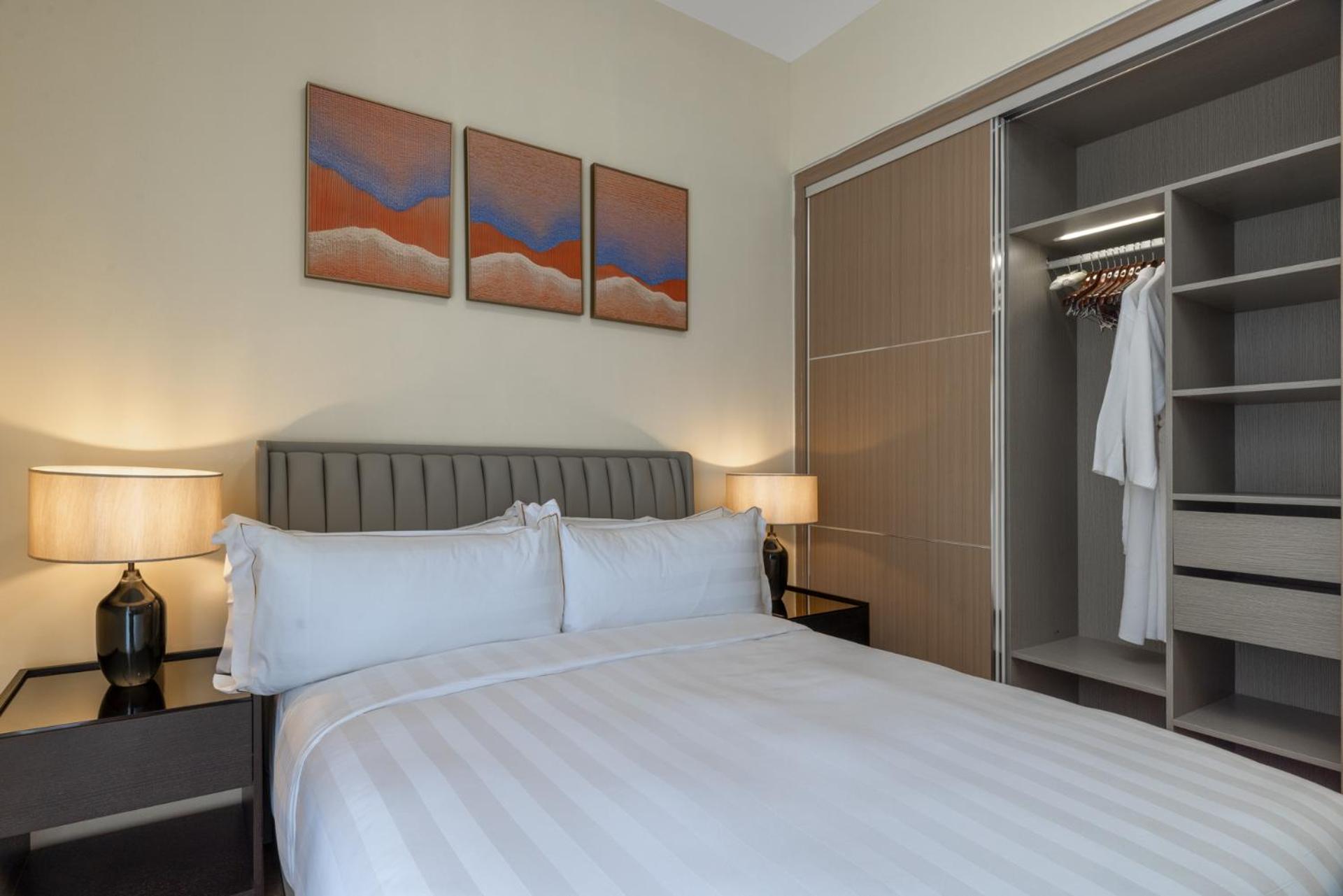 One-Bedroom Premier Apartment thumbnail 5