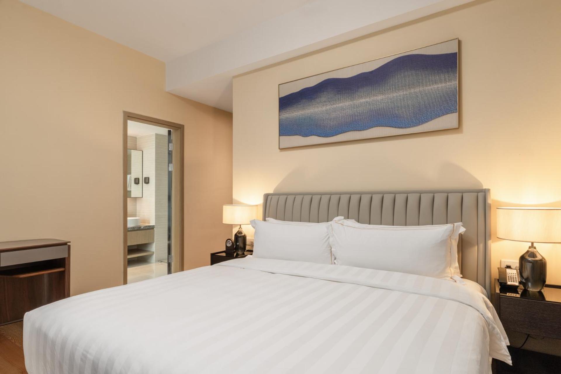 Three-Bedroom Apartment Suite thumbnail 6