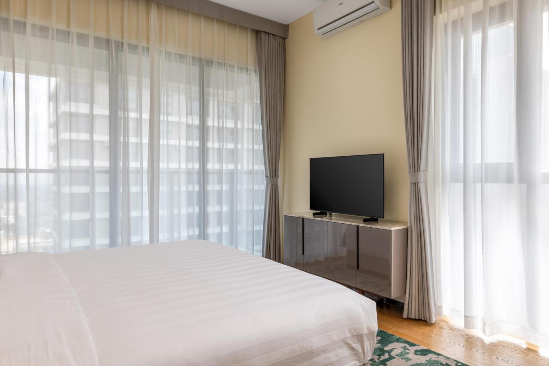 Three-Bedroom Deluxe Apartment