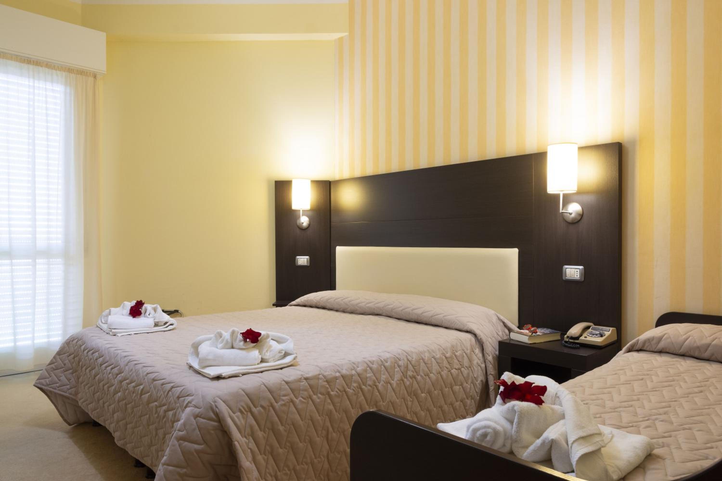 Triple Room with Sea View