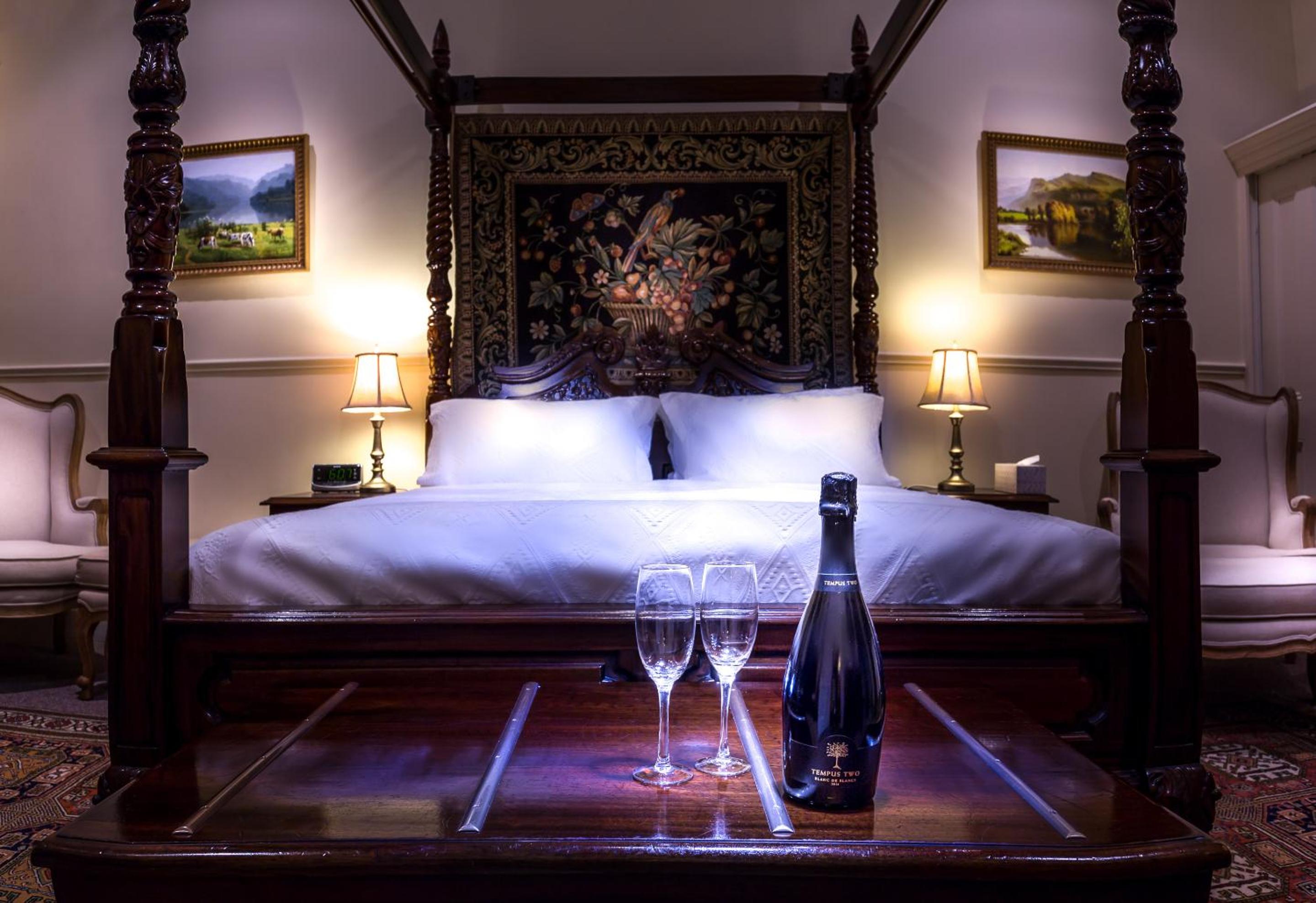 Queen Room with Sea View - English