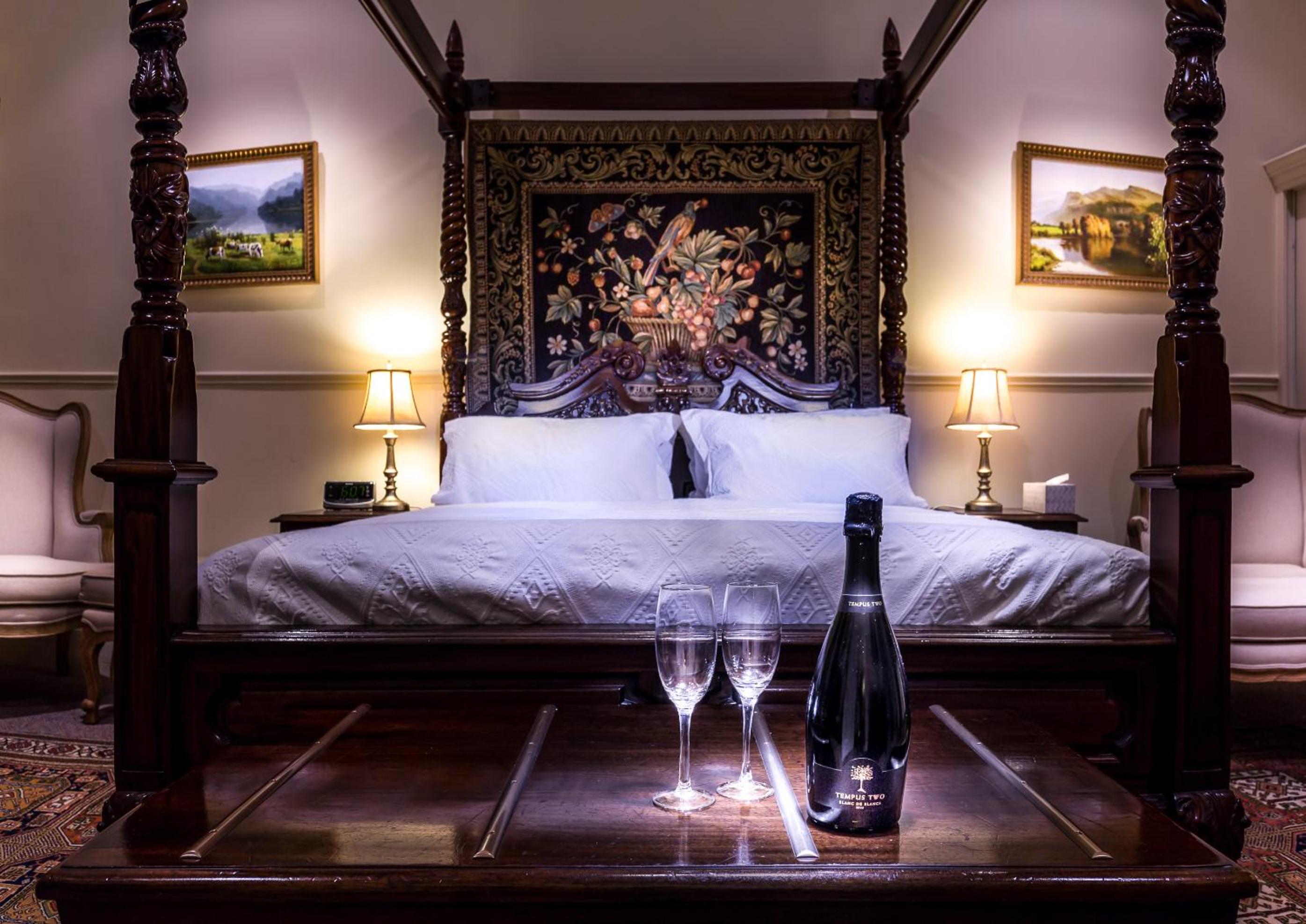 Queen Room with Sea View - English photo 3