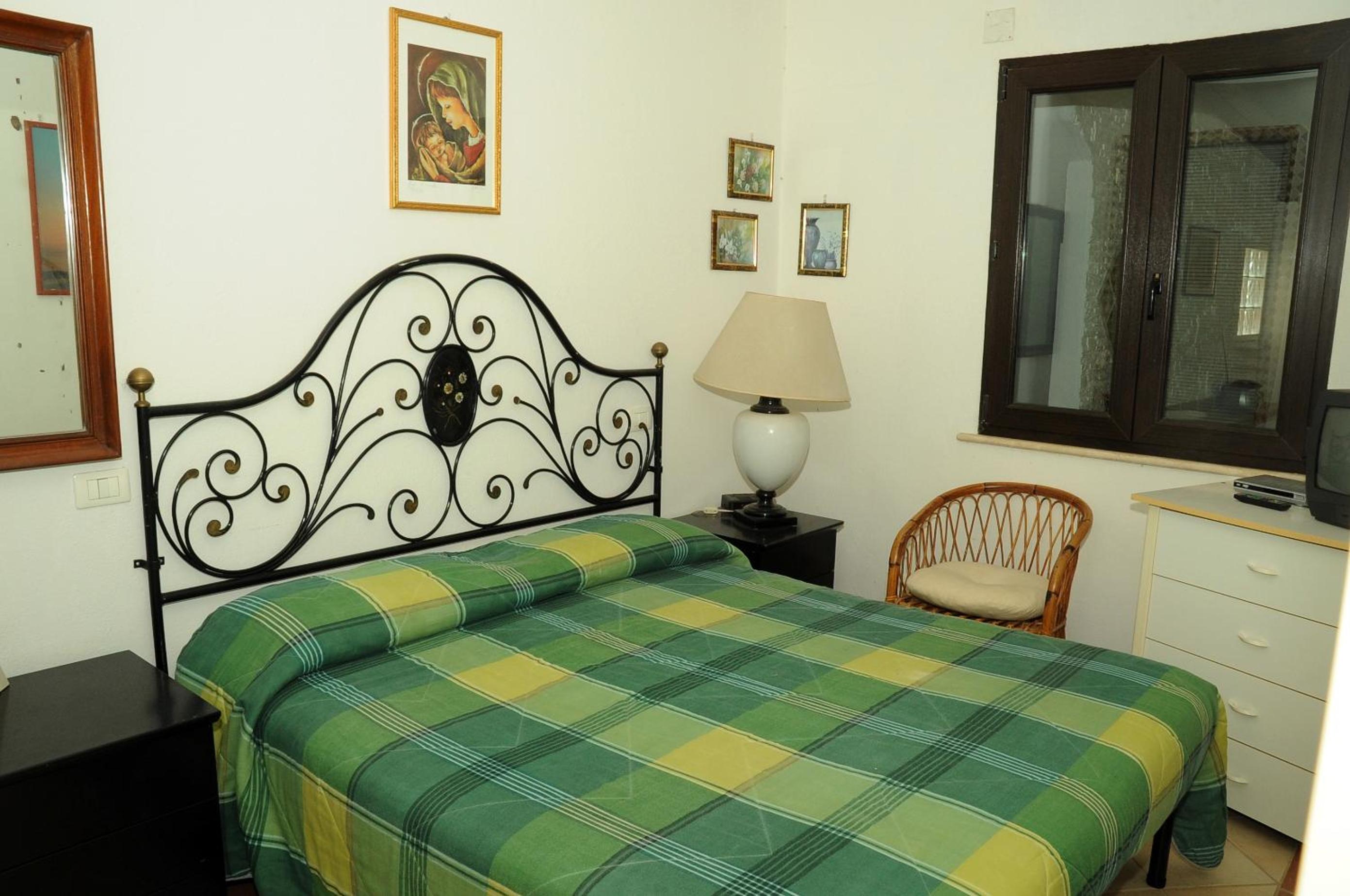 Two-Bedroom House photo 3