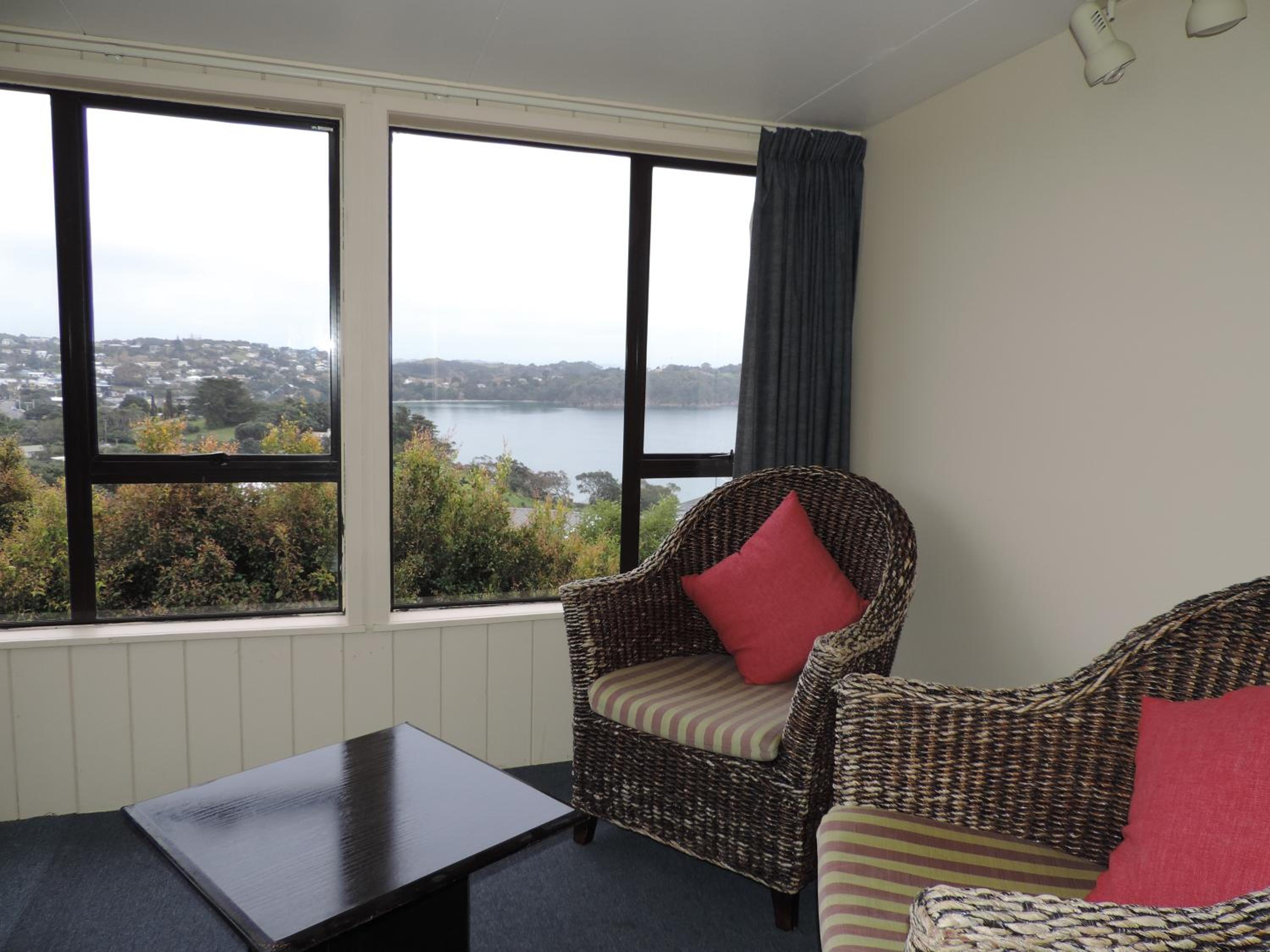 Two-Bedroom House - Photo 2