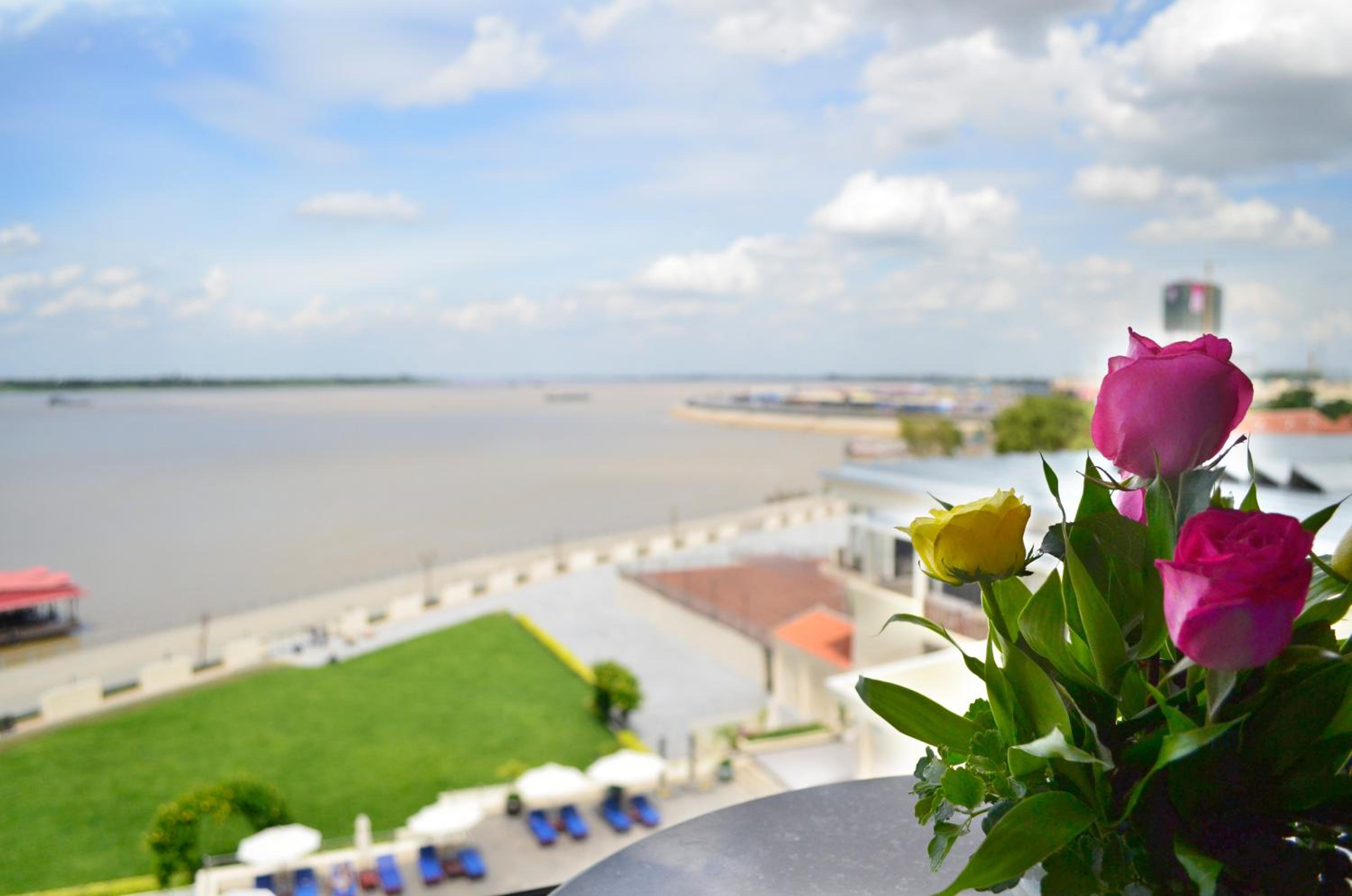 Deluxe Double or Twin Room with River View - Photo 9