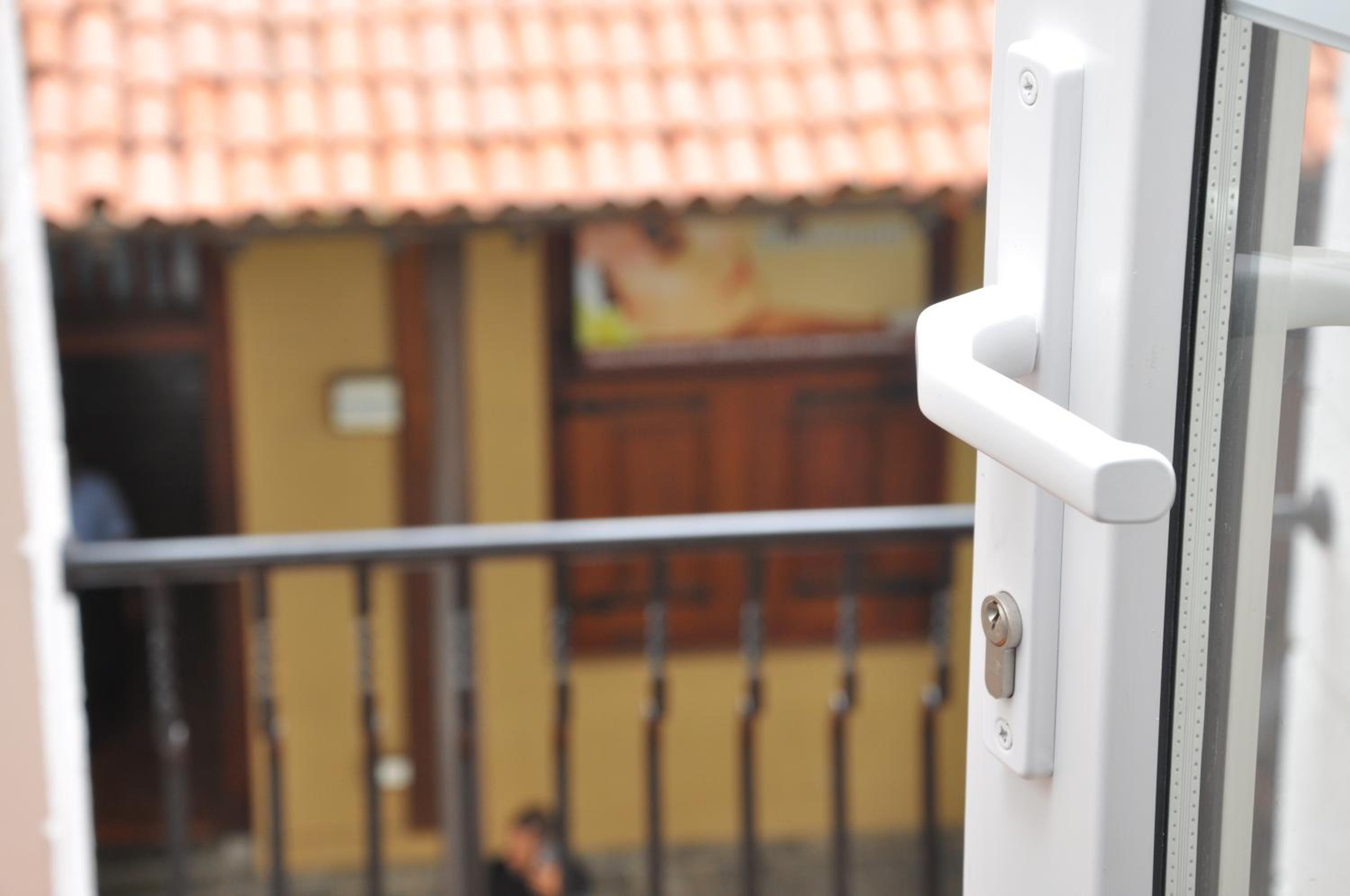 Superior Balcony King or Twin with 20% off on Laundry Services photo 3
