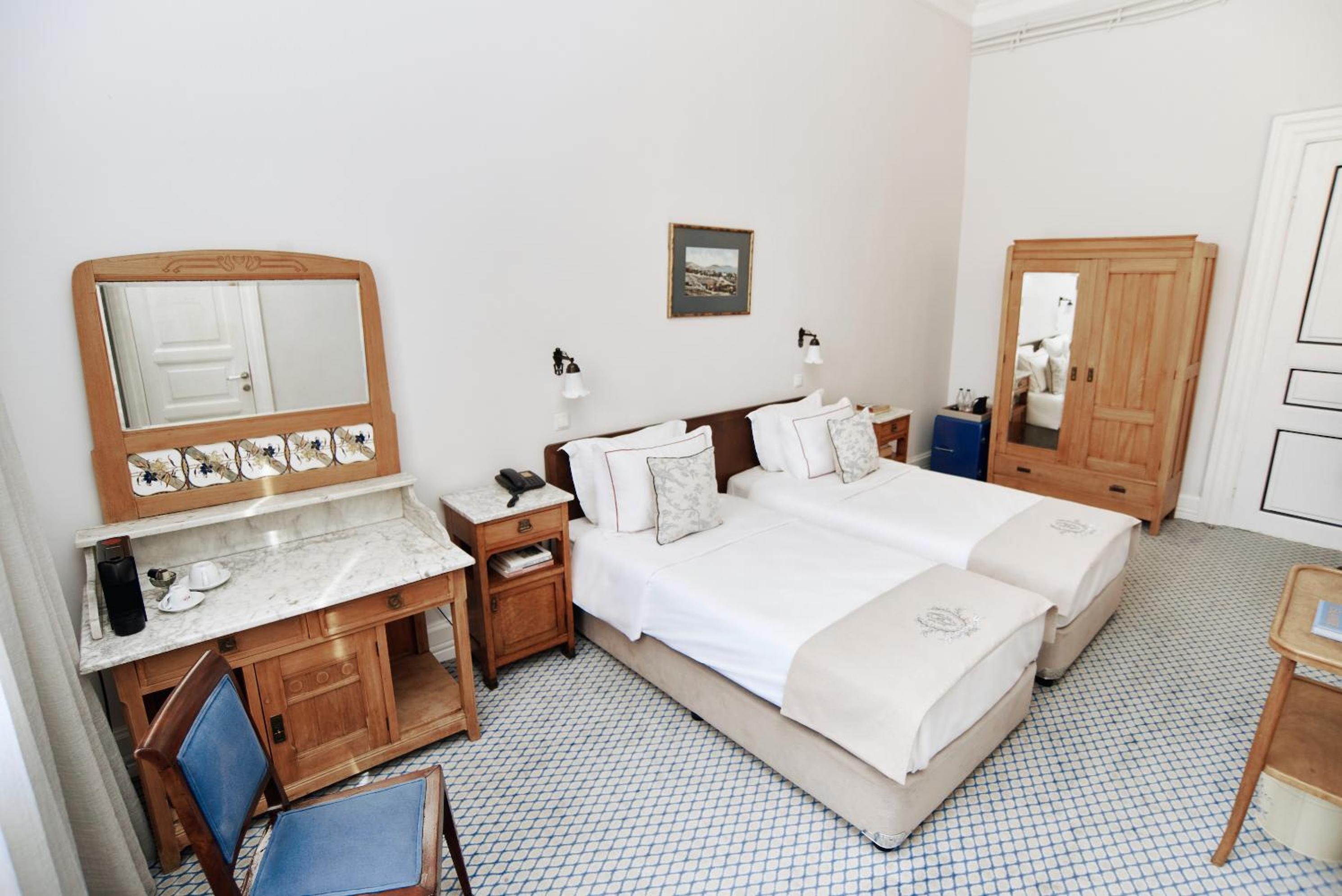 Standard Double or Twin Room photo 3