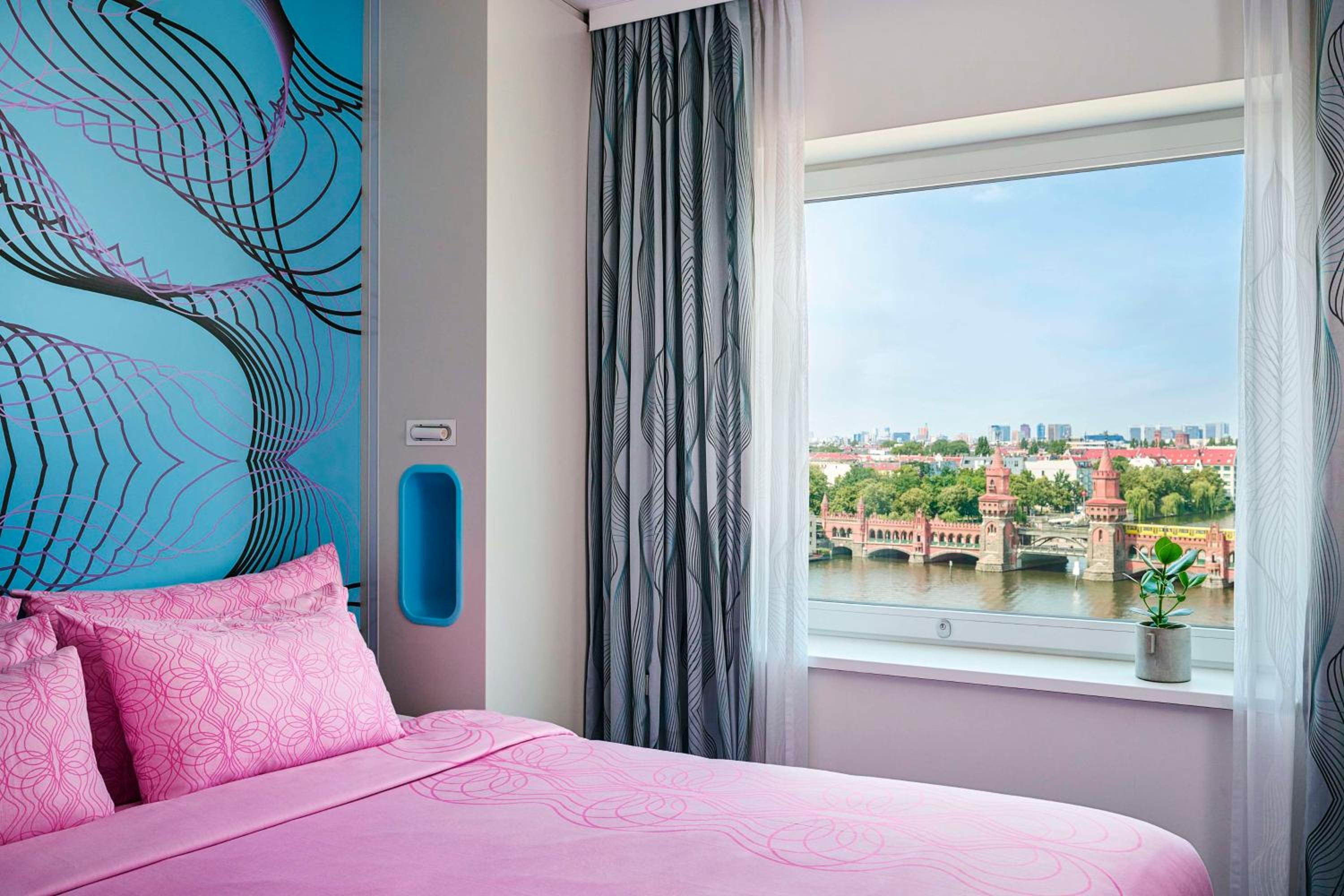 Nhow Junior Suite Waterfront