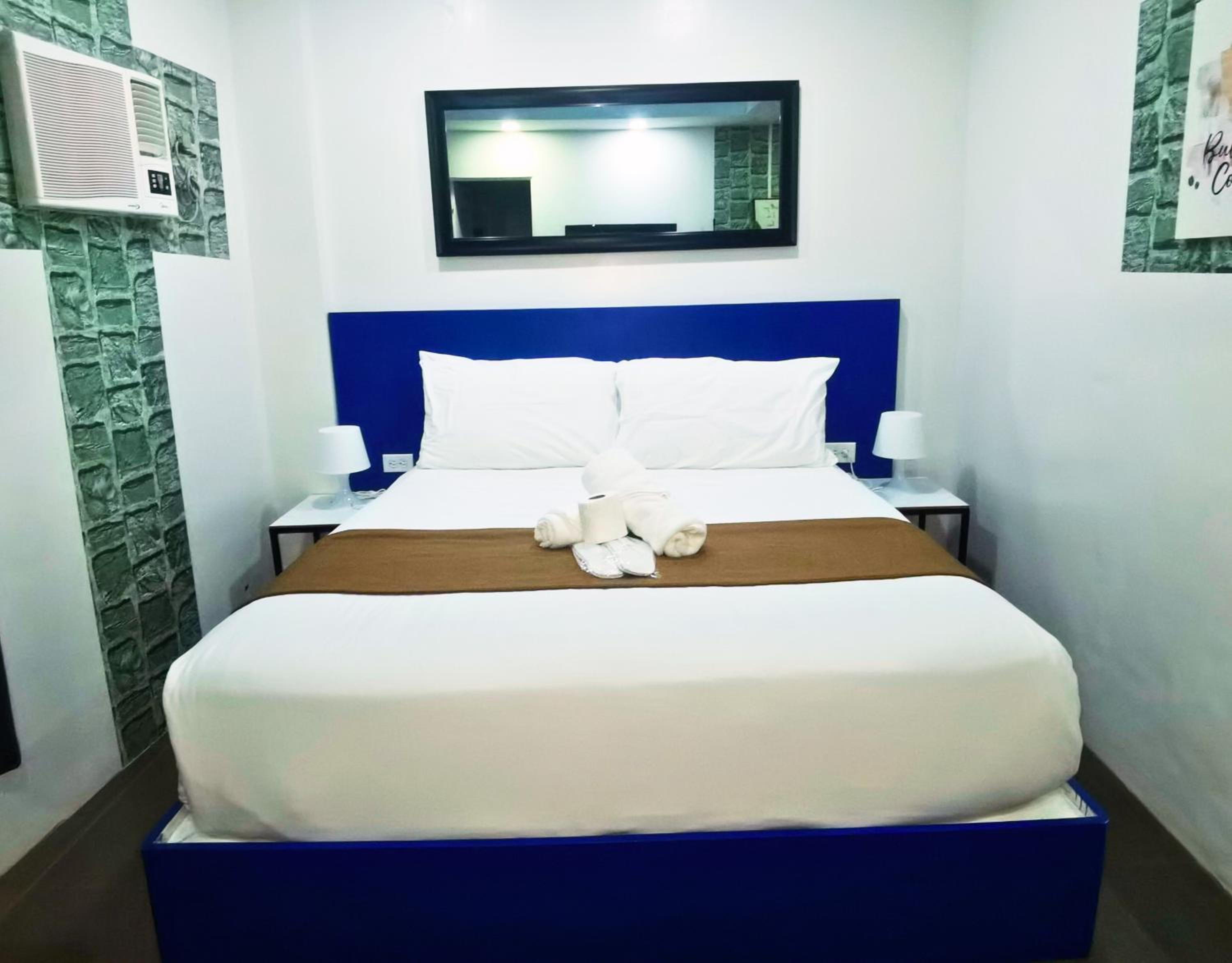Budget Double Room photo 2