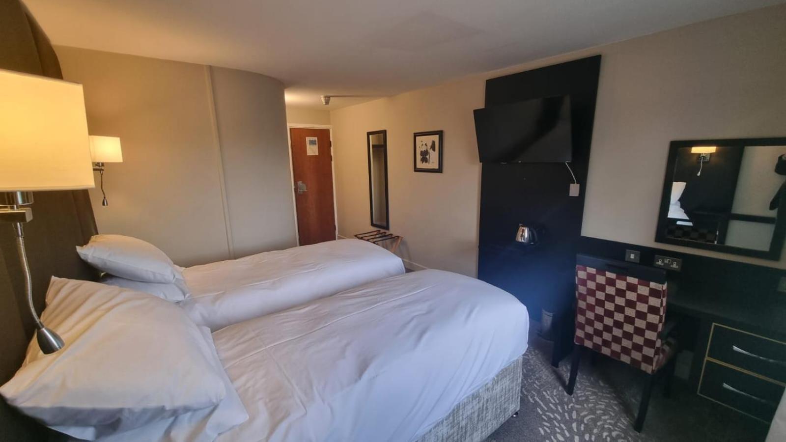Superior Twin Room photo 3