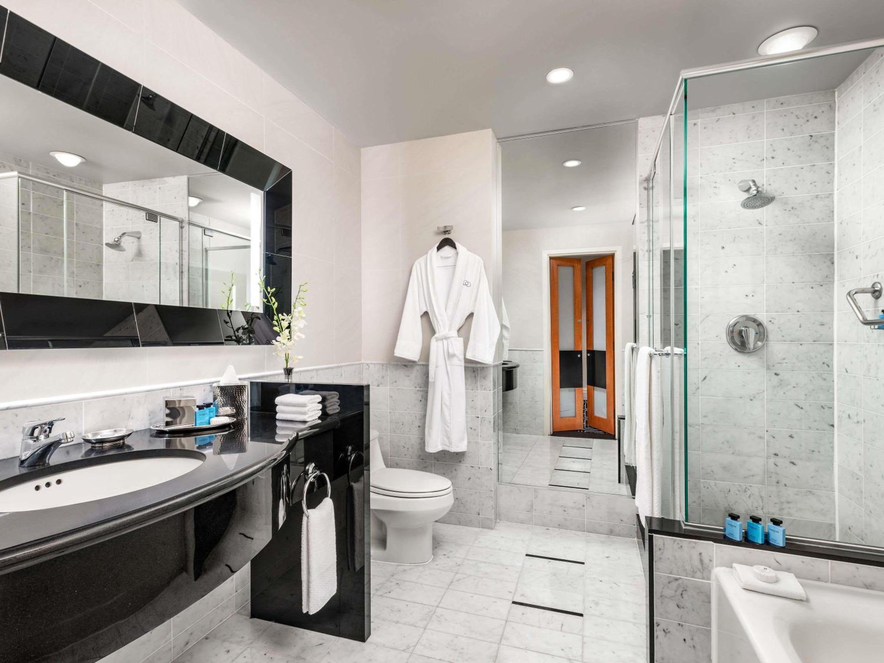 Signature King Room - Photo 2