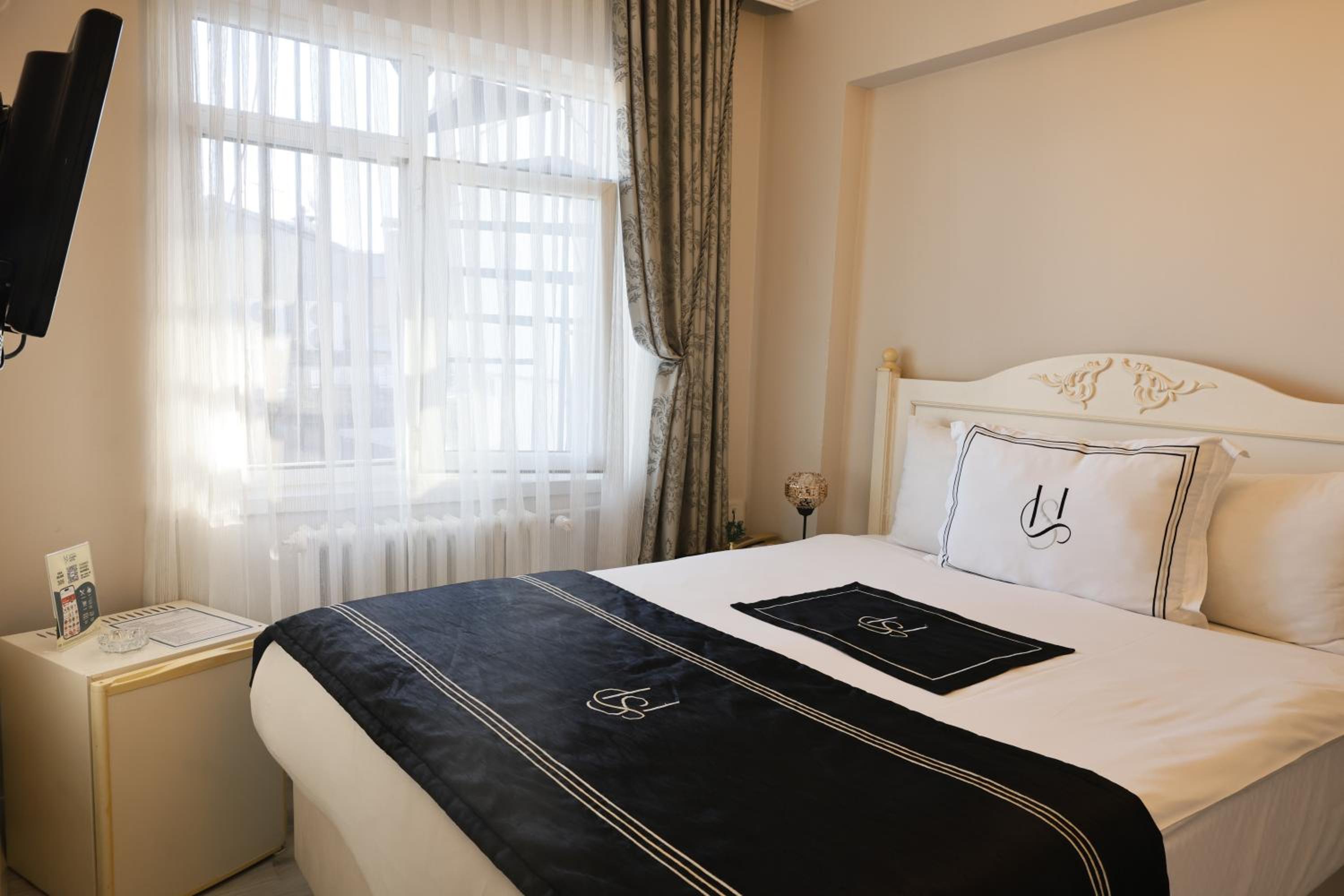 Deluxe Double Room photo 2