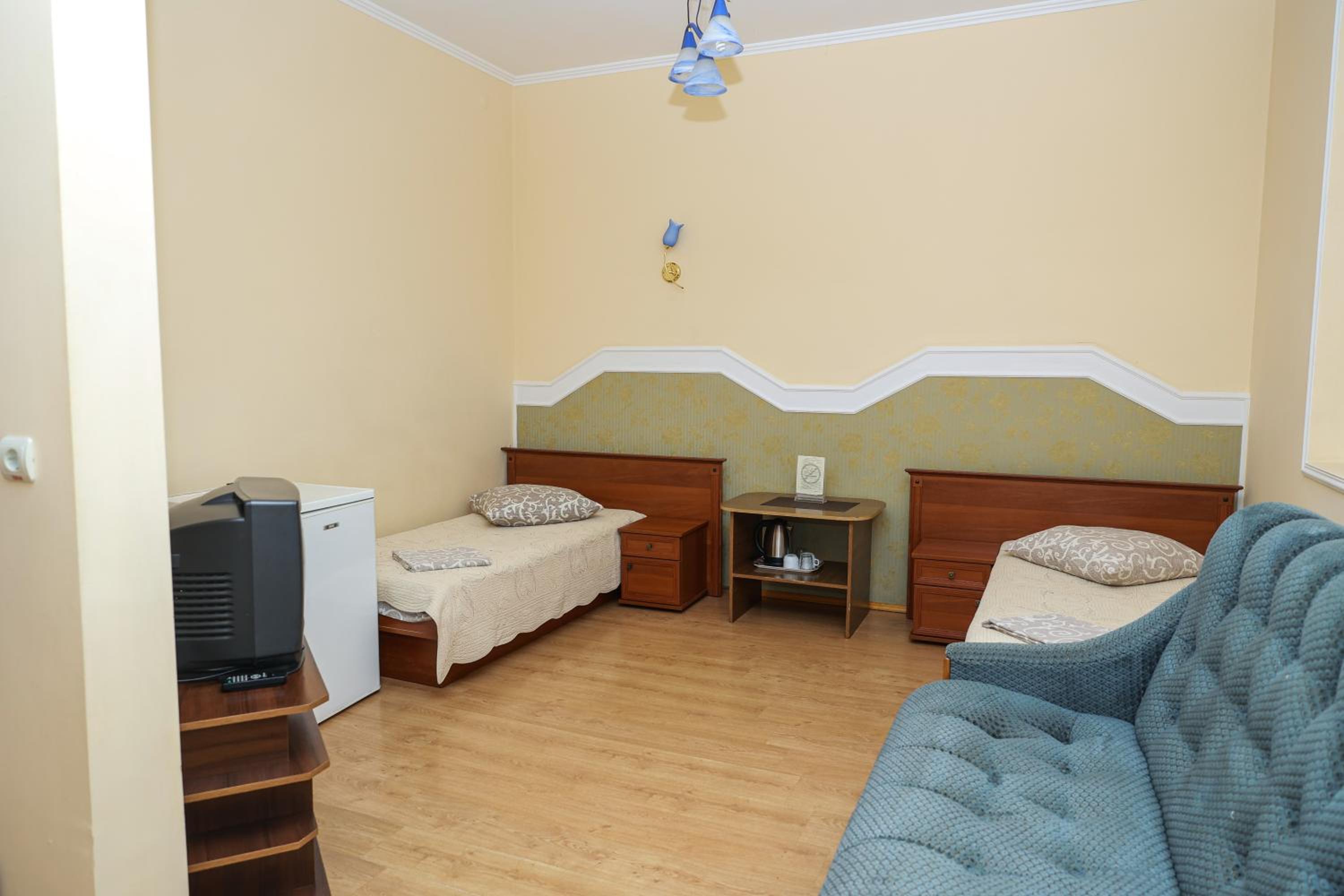 Economy Twin Room photo 1