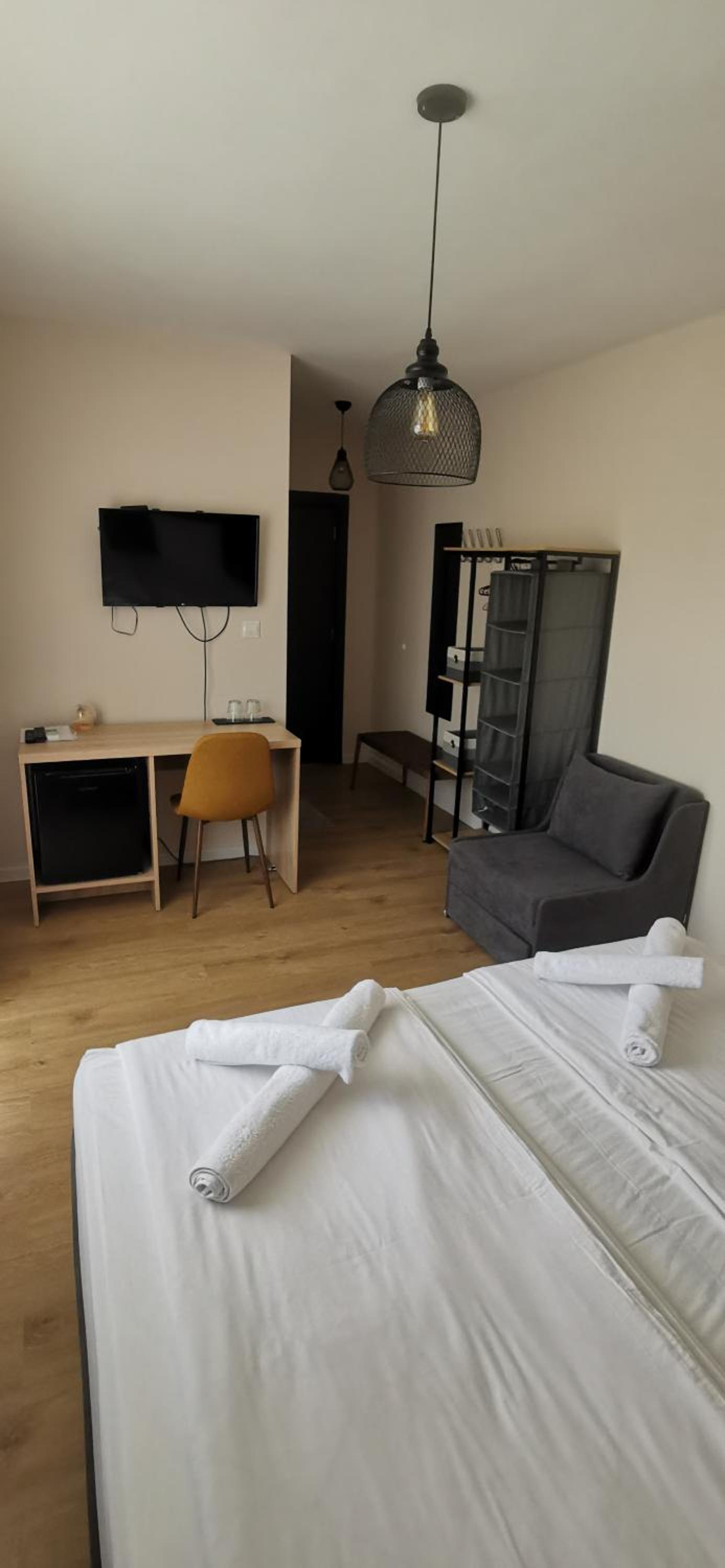 Large Double or Twin Room photo 1