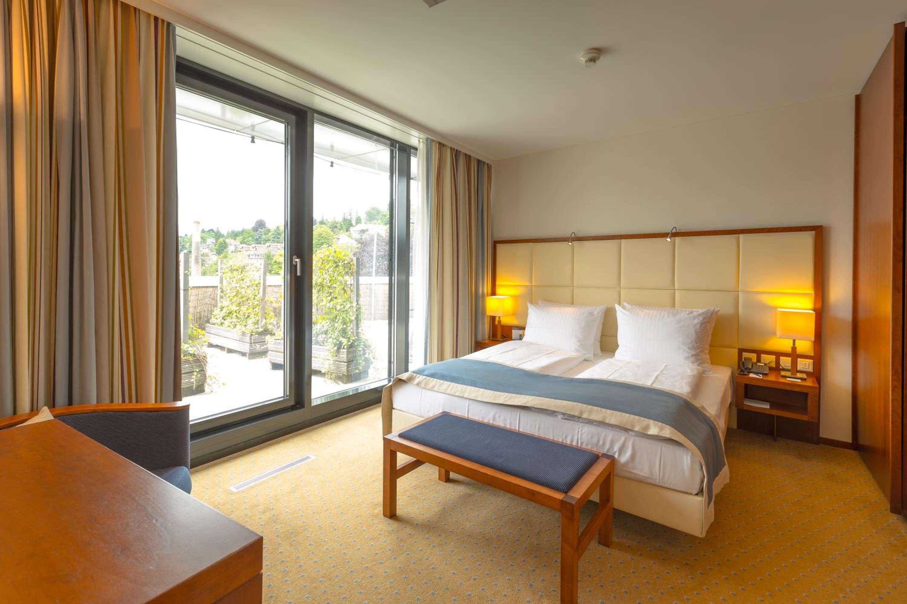 Suite with Terrace and City View - Photo 5