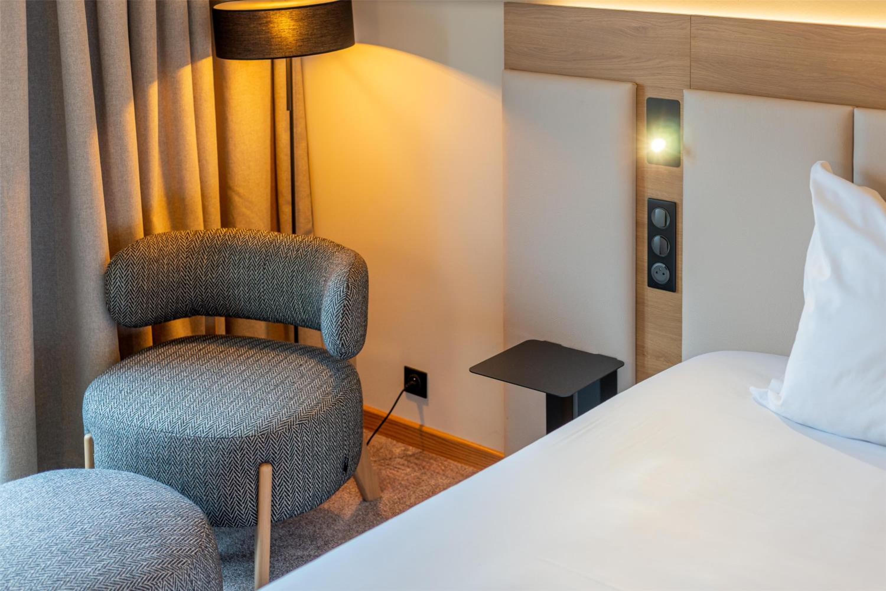 Deluxe King Room with Terrace - Non-Smoking - Photo 1