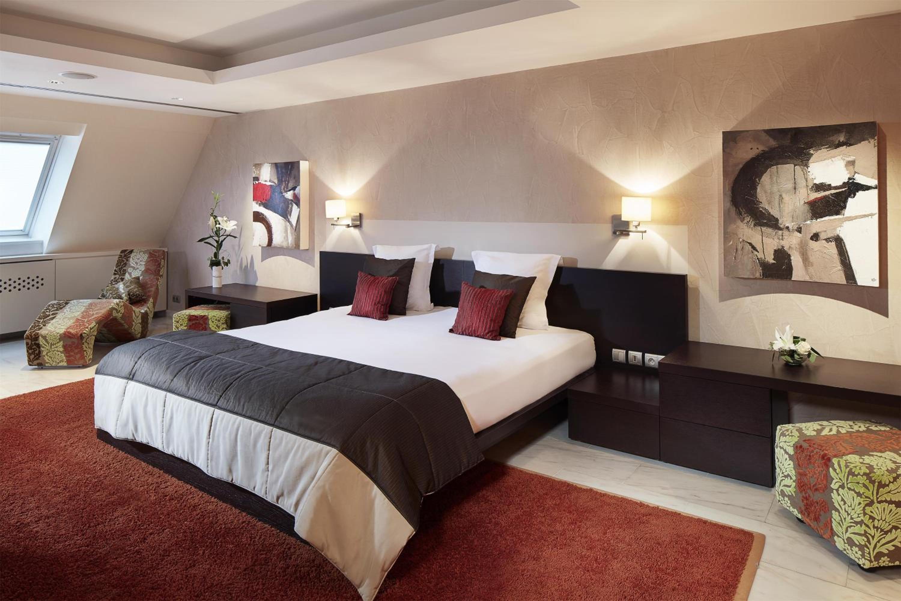 King Suite with Sofa Bed and Terrace - Non-Smoking - Photo 2