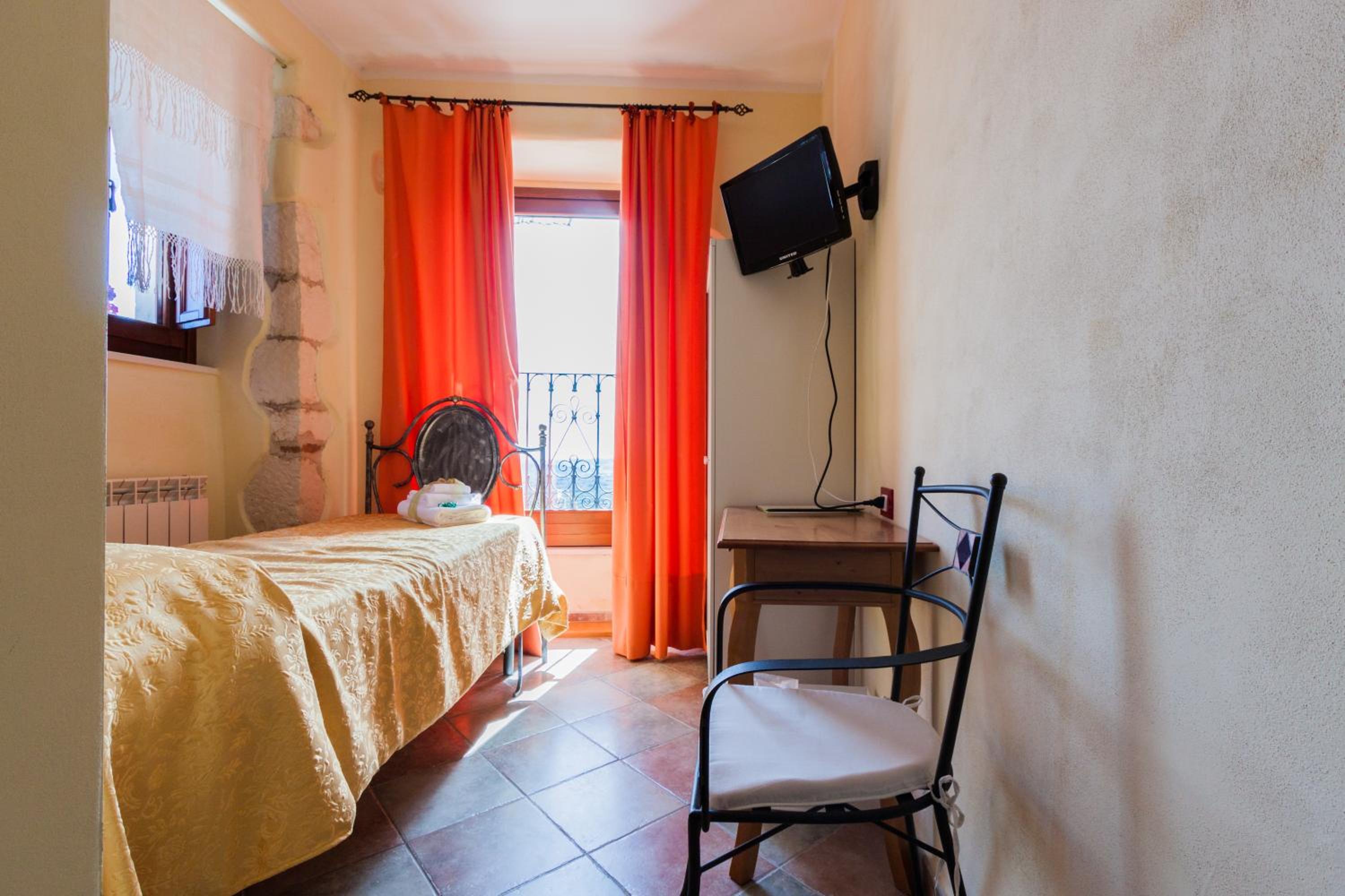 Single Room photo 1