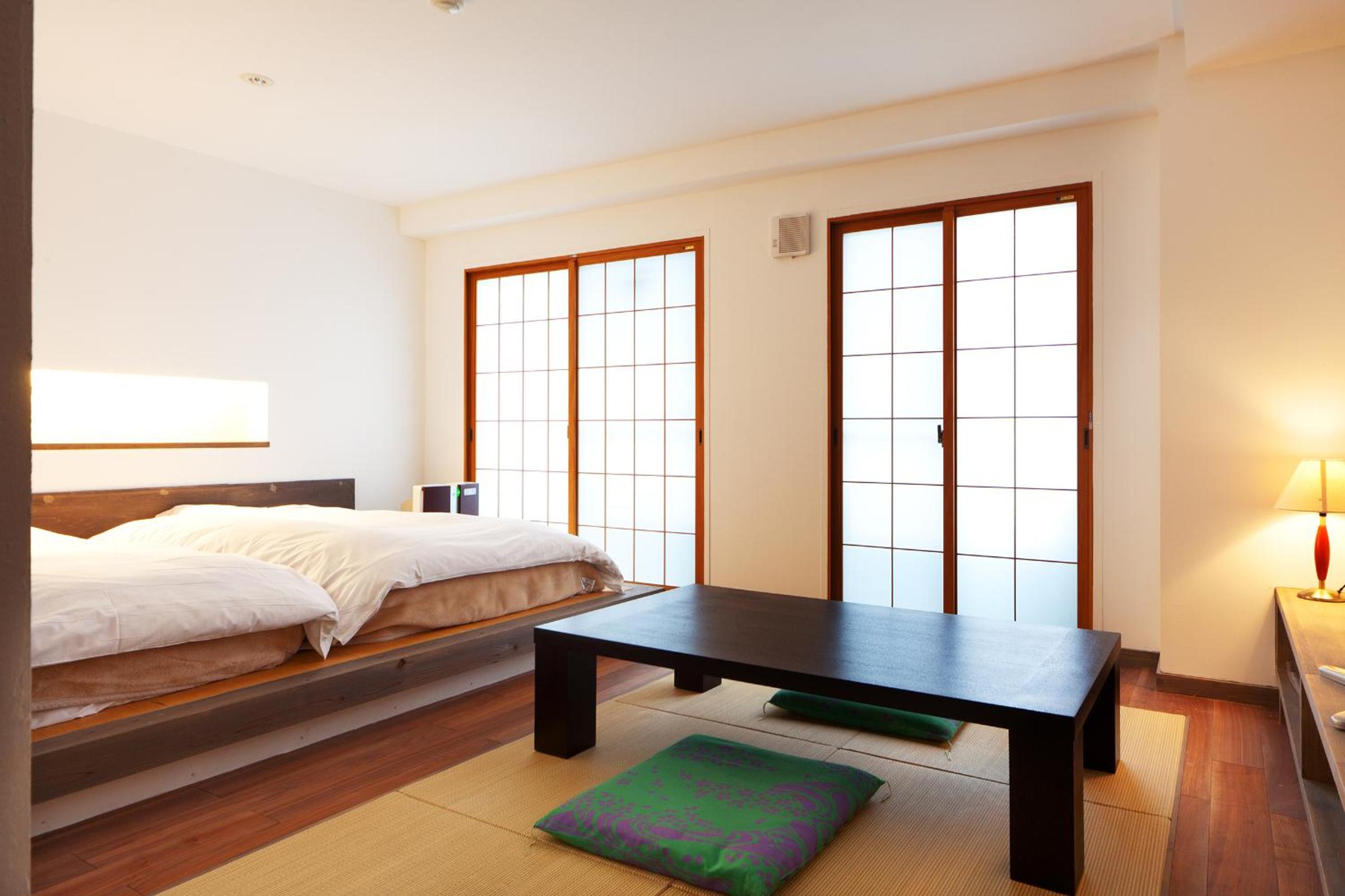 Family Room with Tatami Area - Smoking