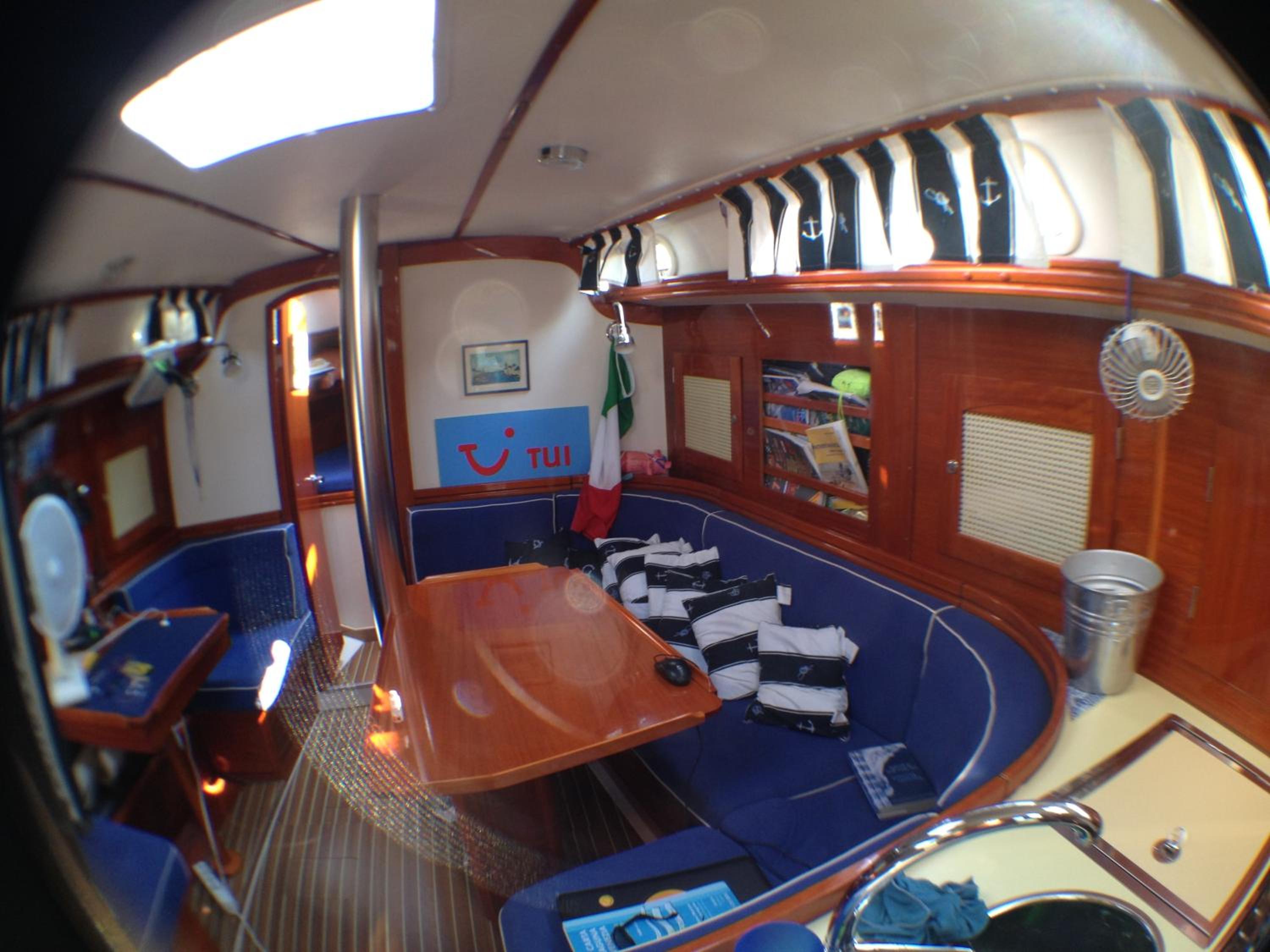 Deluxe Cabin On Boat photo 3