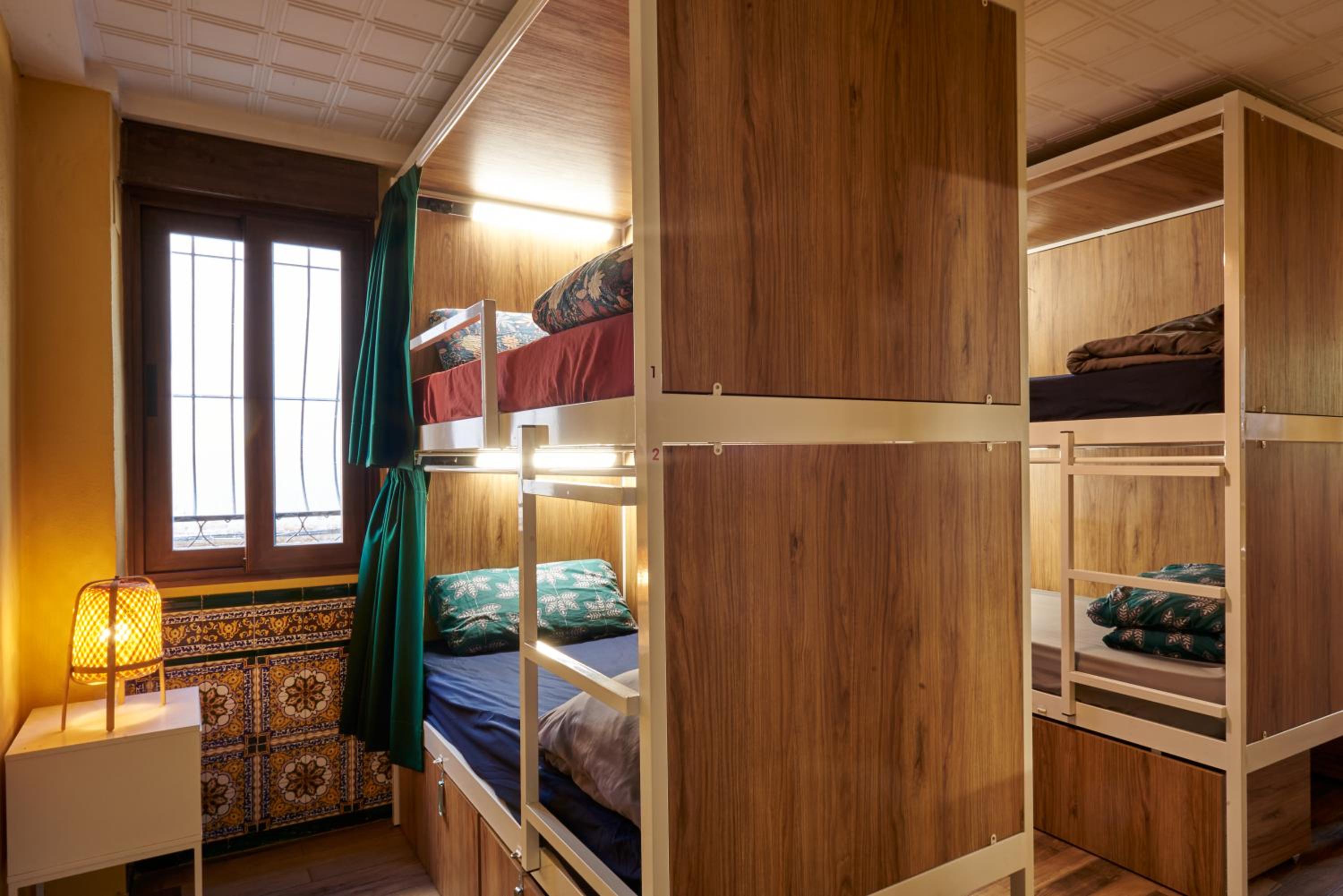 Bed in 6-Bed Female Dormitory Room photo 2