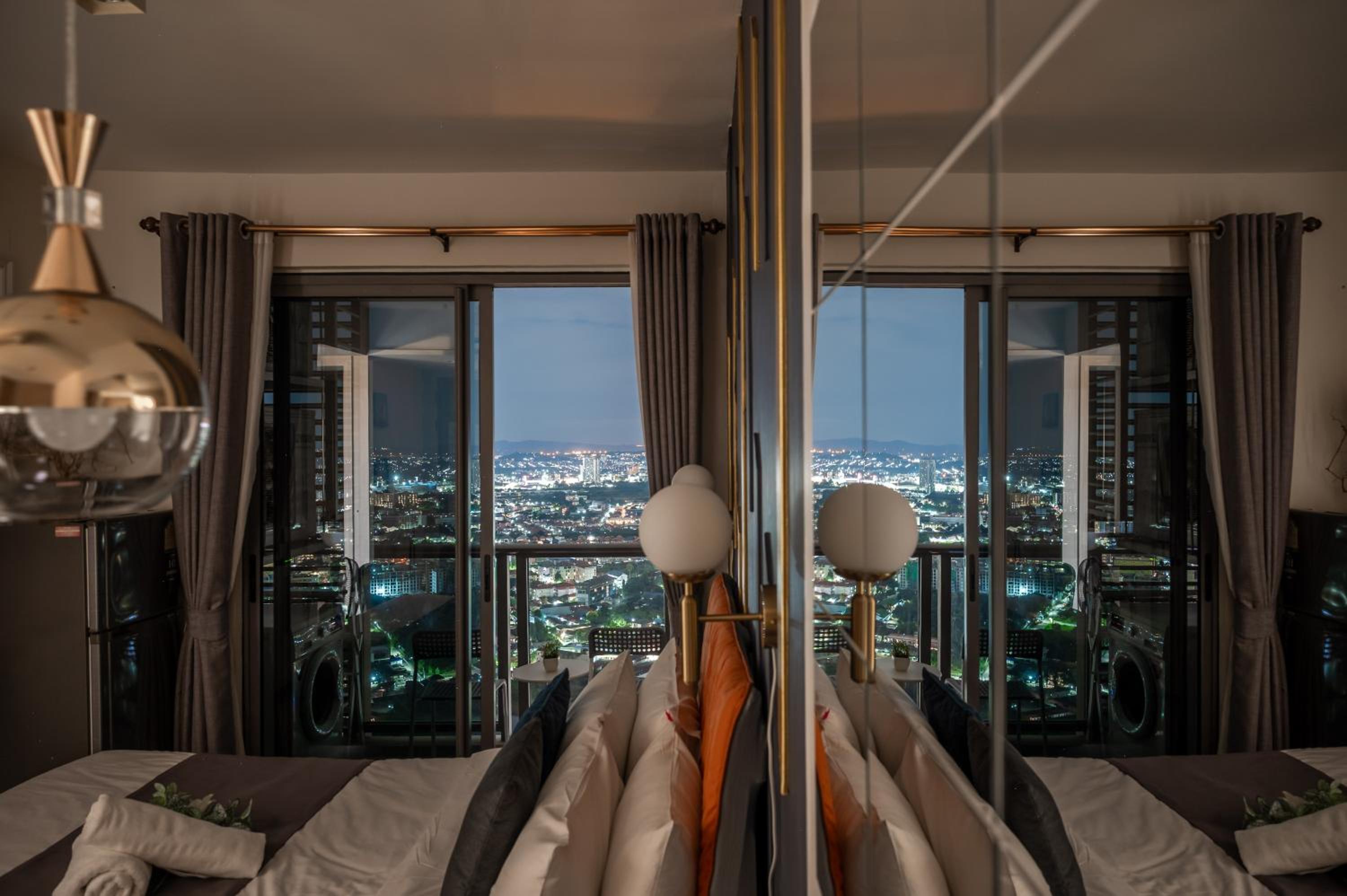 Superior Double or Twin Room with City View photo 3