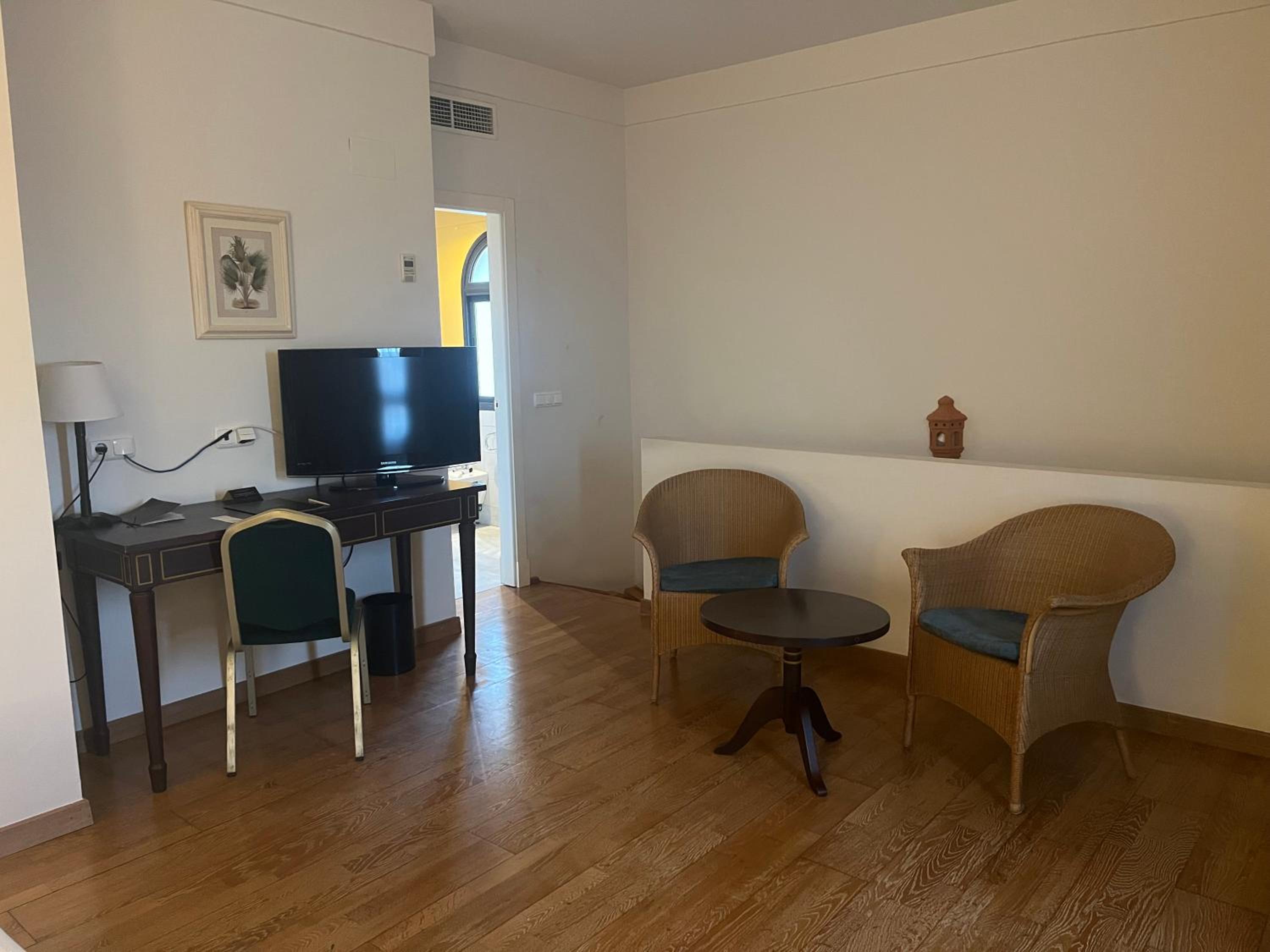 Standard King Room