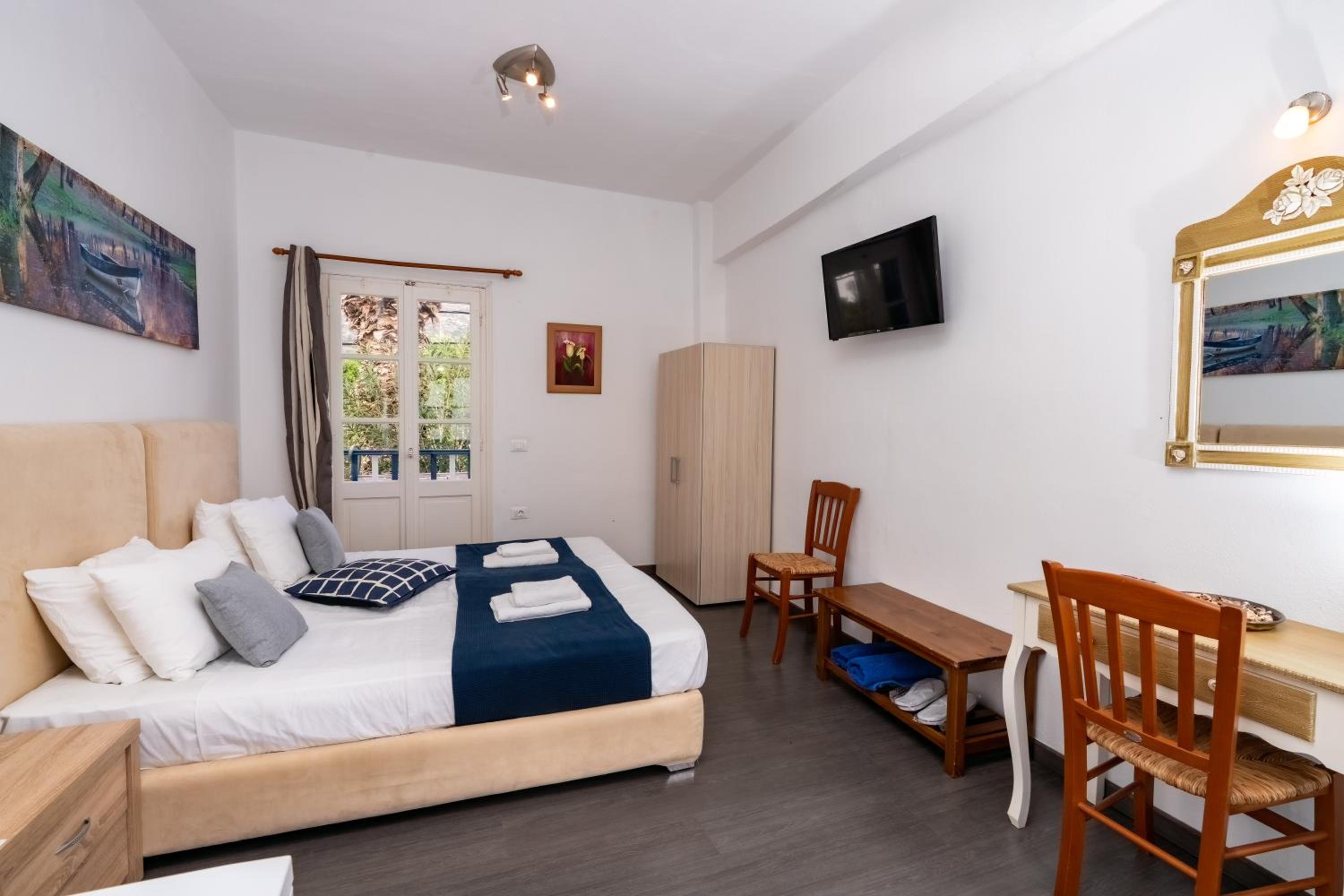 Deluxe Double or Twin Room with Balcony photo 2