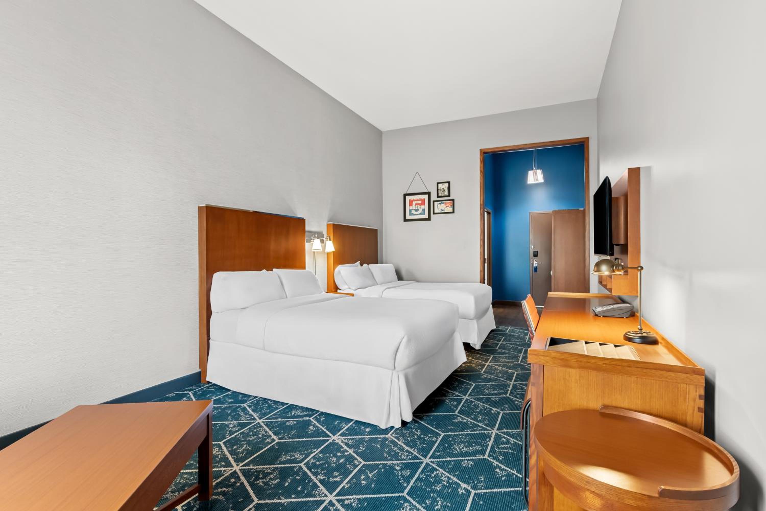 Guest room, 2 Queen - Photo 2