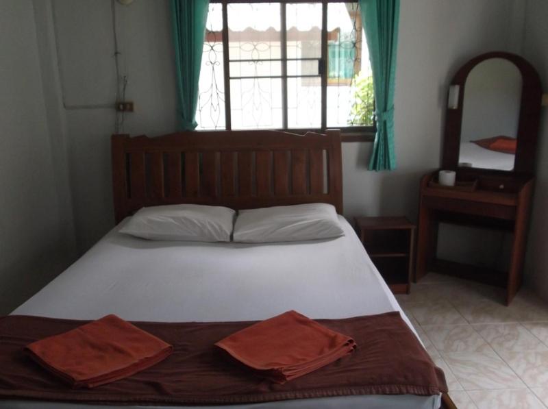 Fan Bungalow with Sea View photo 2