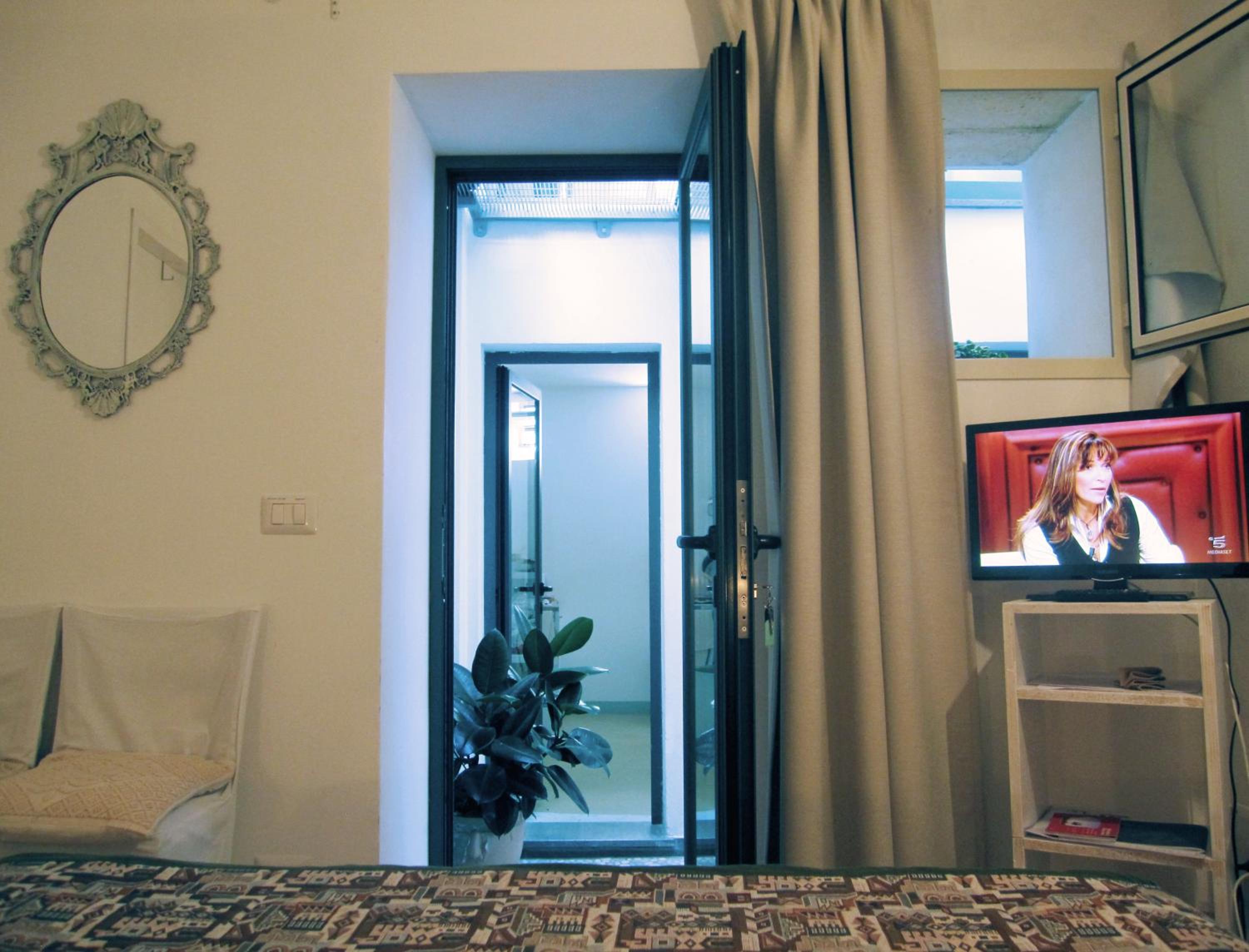 Double Room with Private Bathroom photo 1