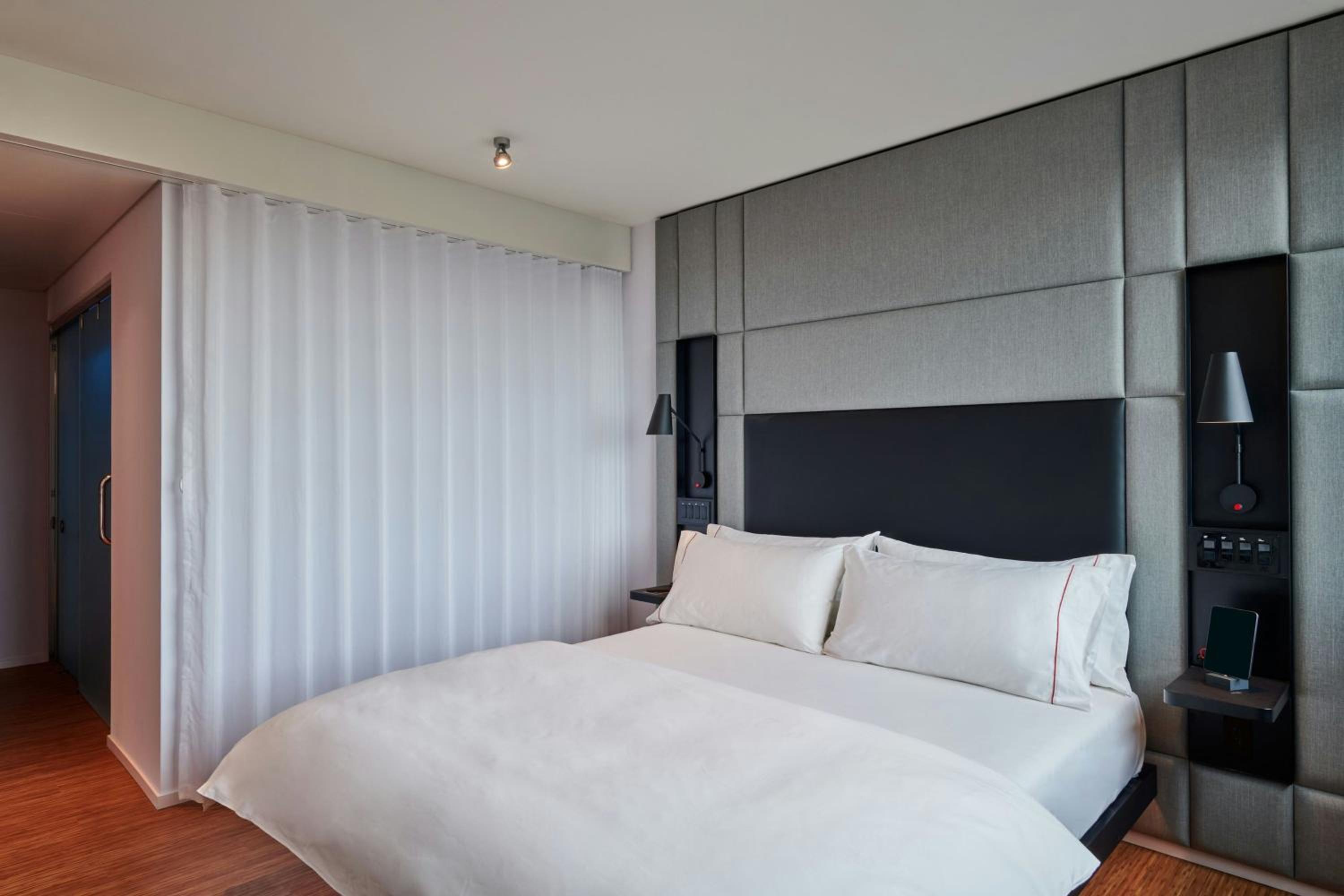 King Room - Accessible - Photo 2