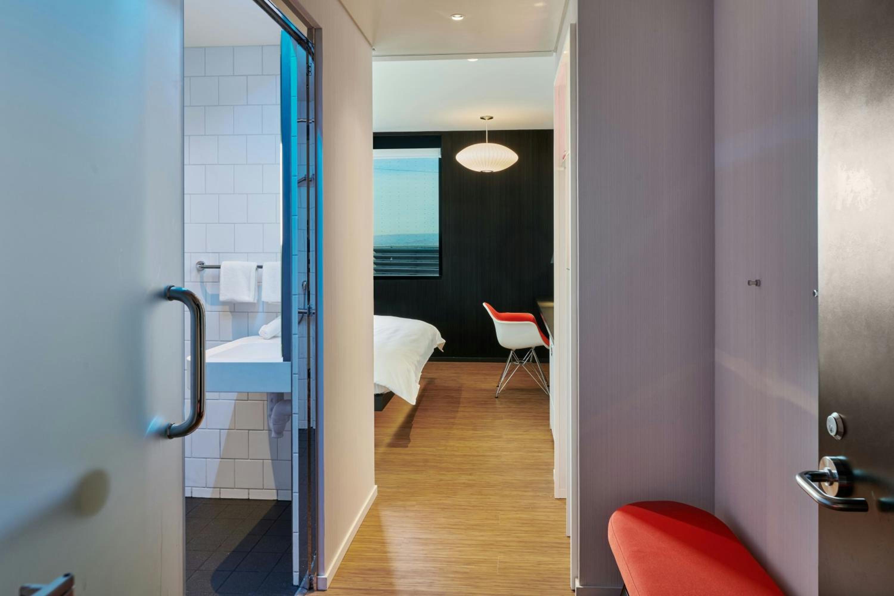 King Room - Accessible - Photo 4
