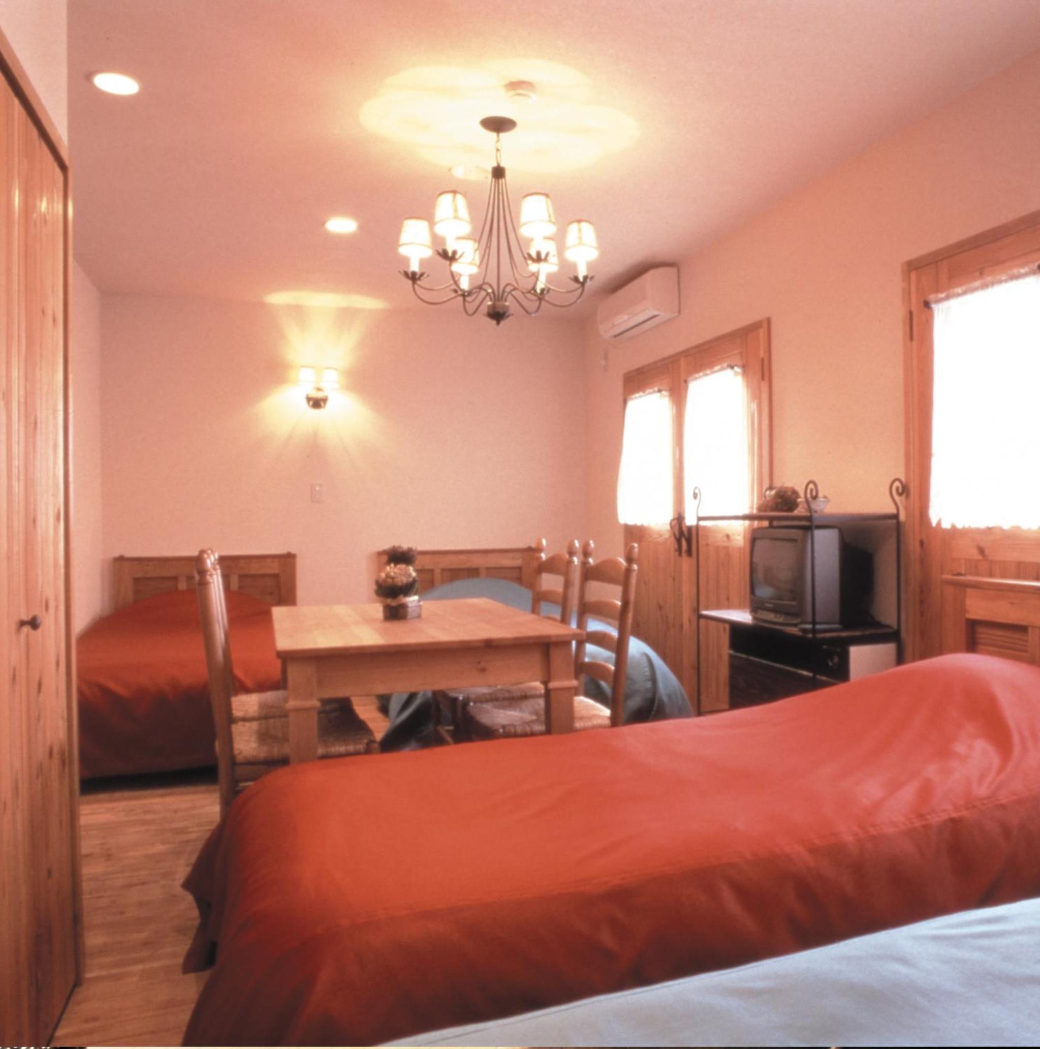 Quadruple Room with Shared Bathroom - Non-Smoking photo 2