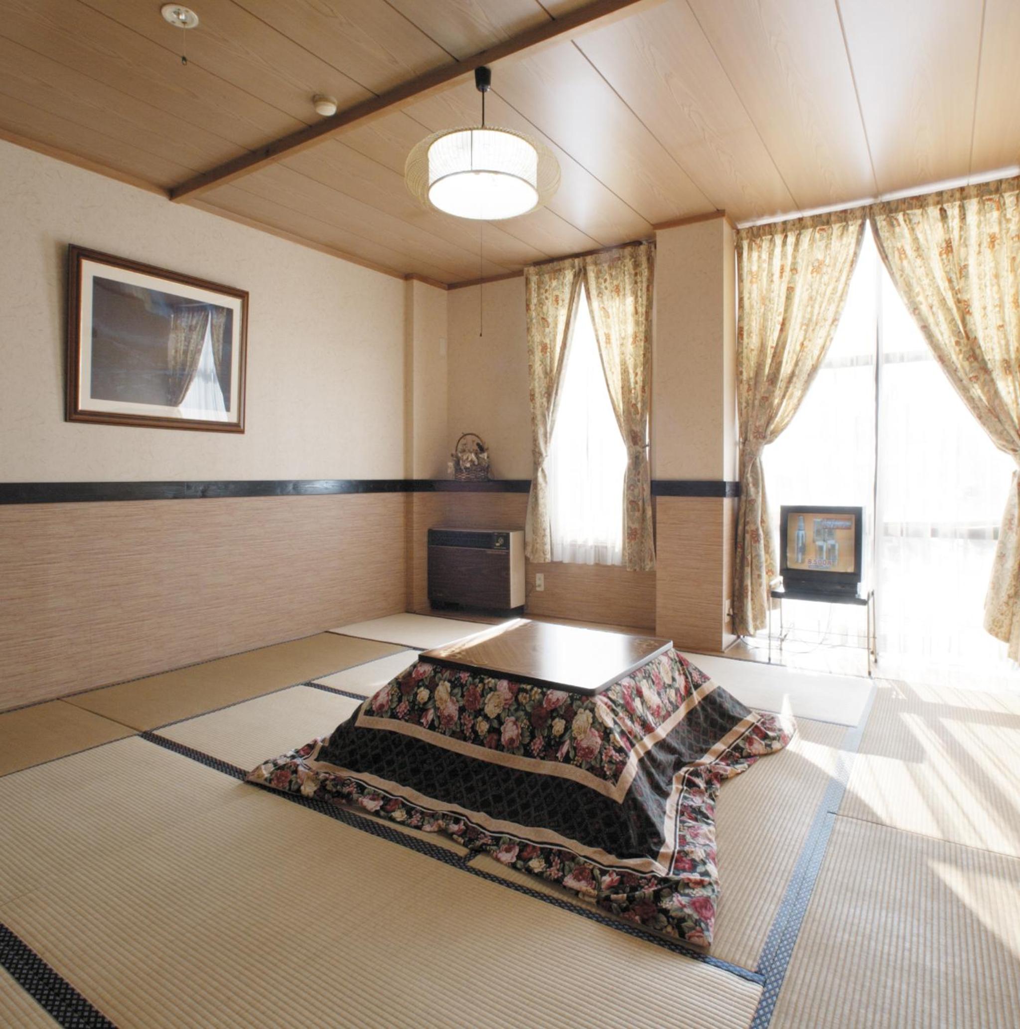 Japanese-Style Superior Room with Shared Bathroom photo 1
