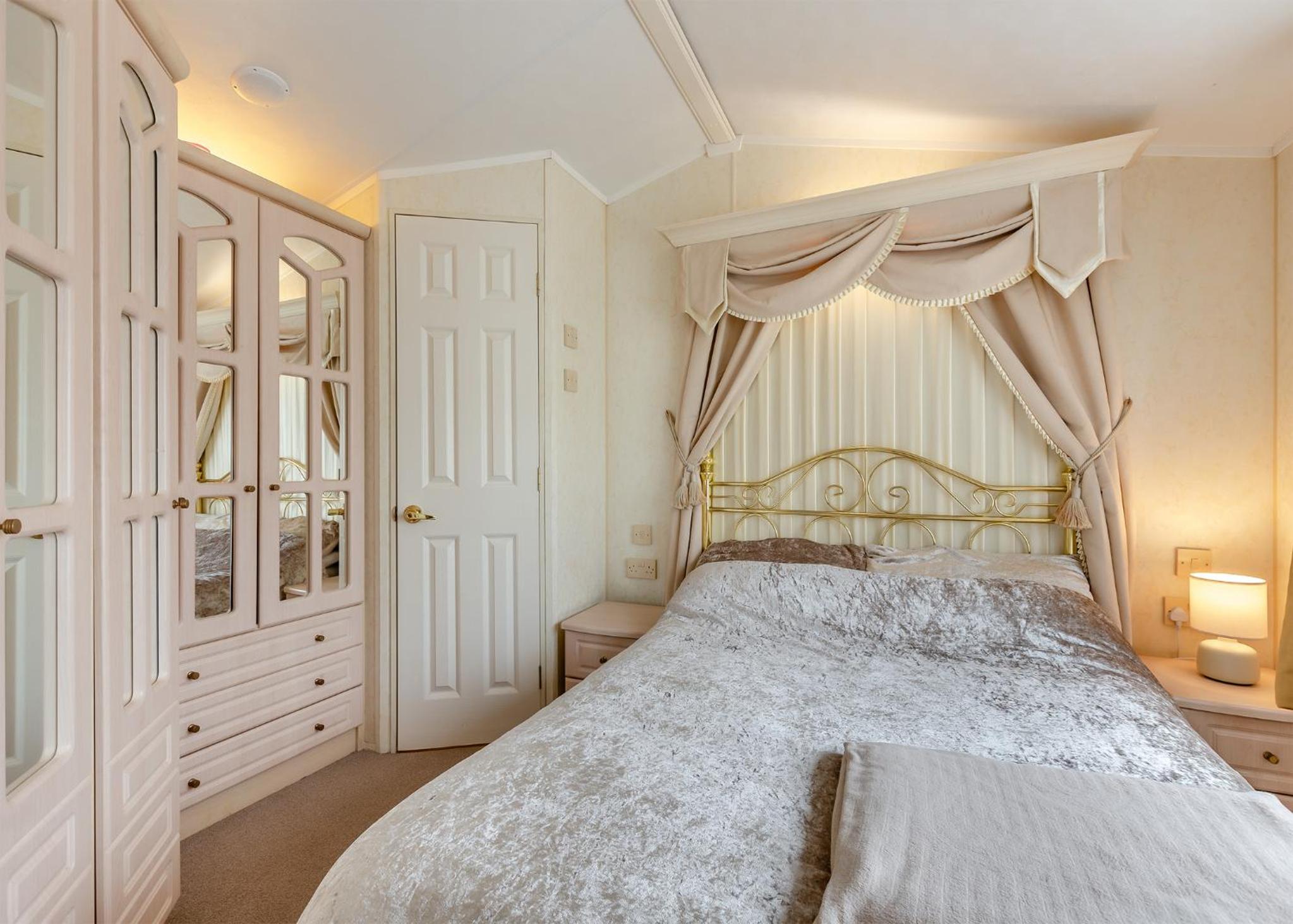 Two-Bedroom Mobile Home photo 3