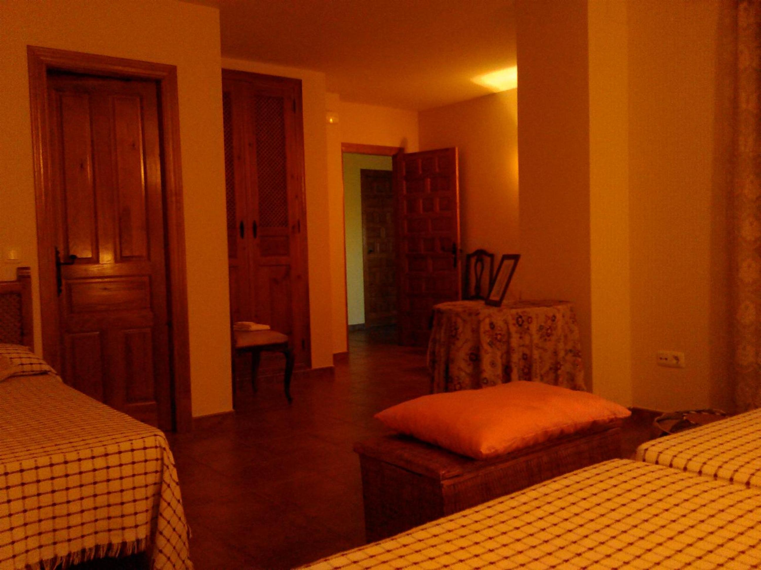Quadruple Room with Private Bathroom photo 2