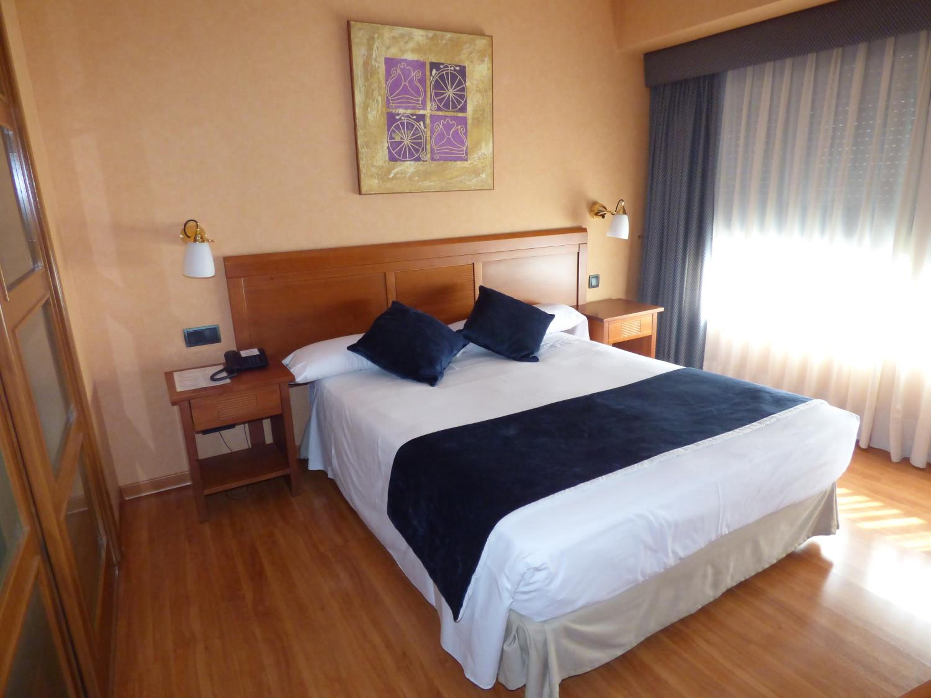 Twin Room - Photo 12