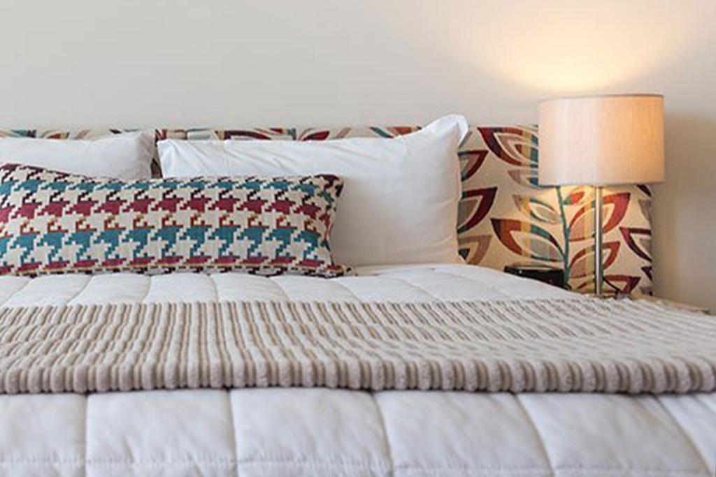 Stafford Interconnecting Twin Room (King & 2x Queen Beds, 2x bathroom) photo 2