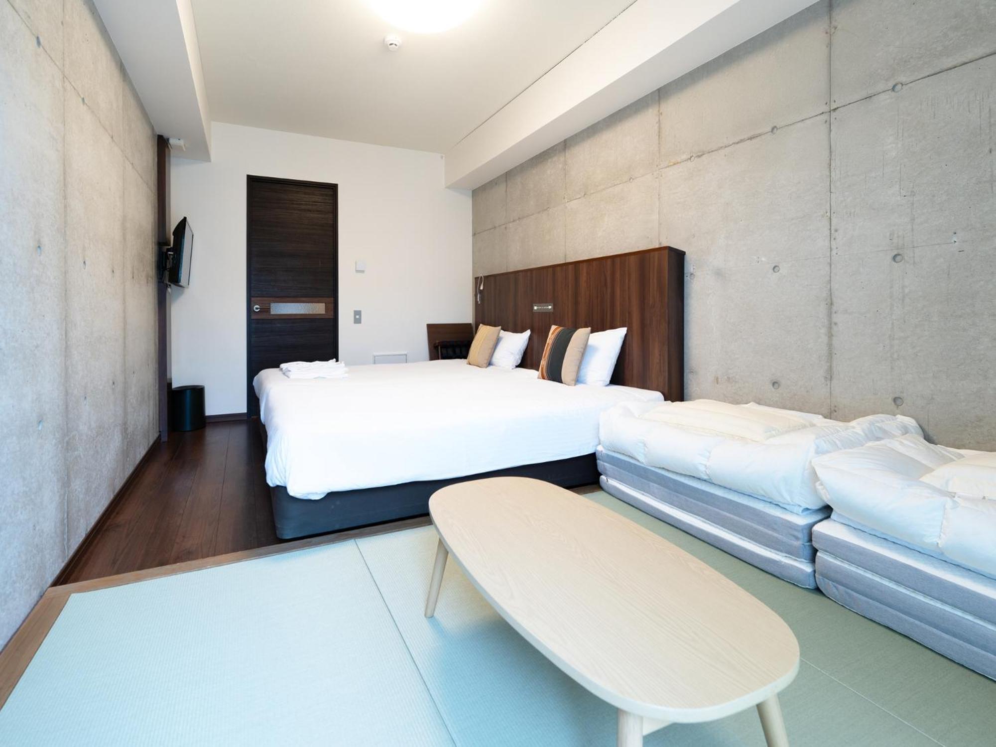 2 Adjoining Twin Rooms with Tatami Area in Condo Bldg – Kitchen, Washer & Lounge Access