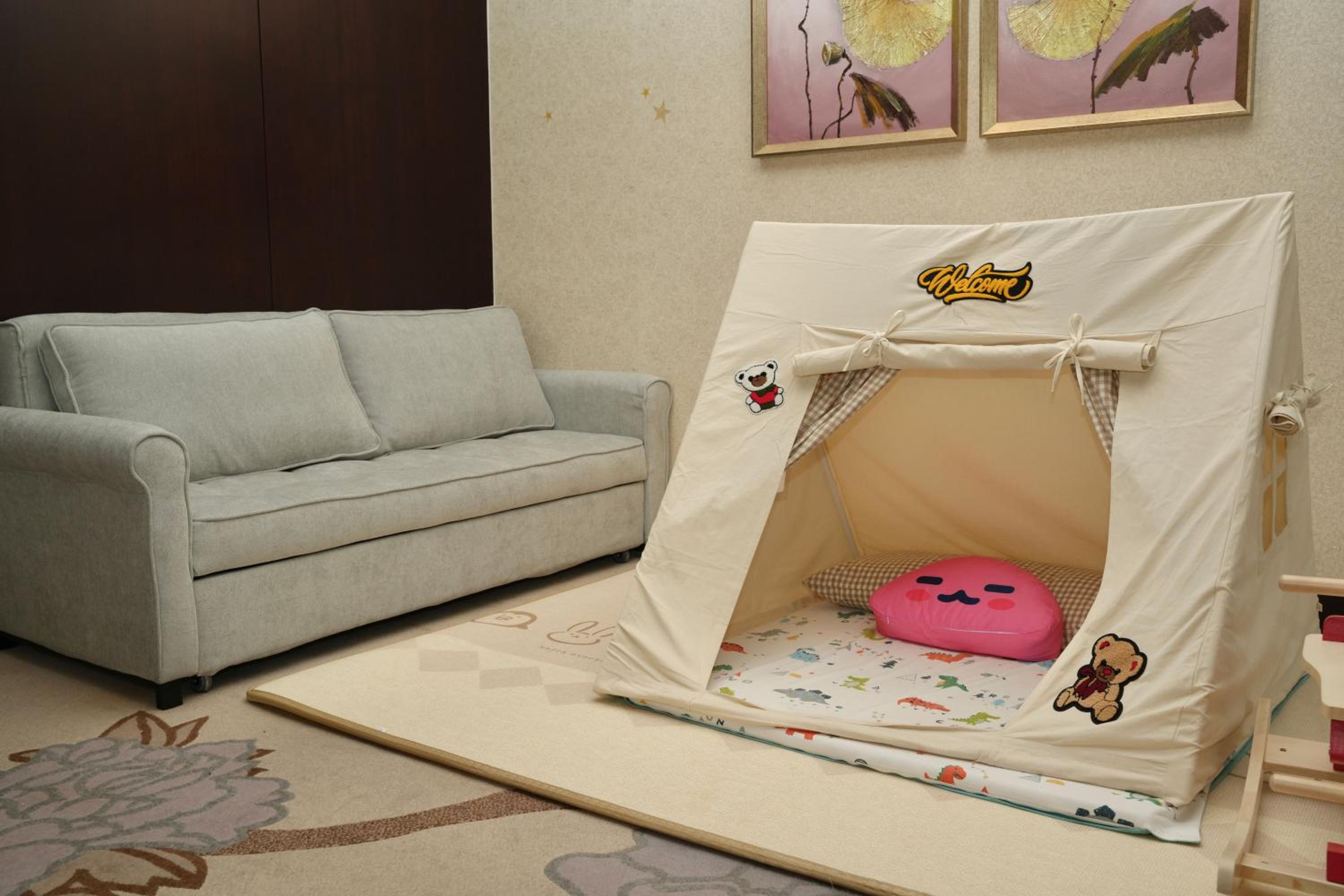 Junior King Suite with Sofa Bed - Kids Theme - Photo 4
