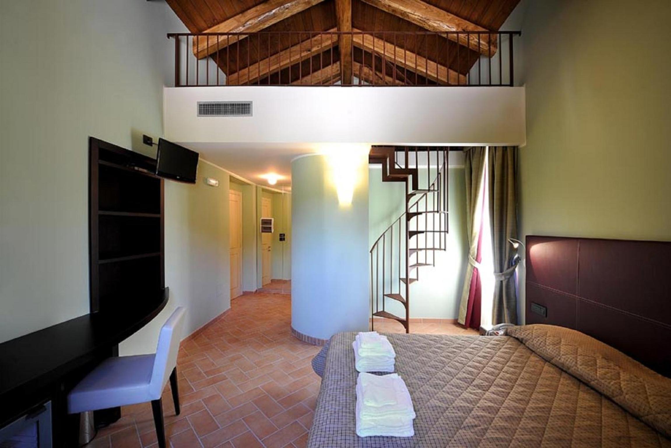 Triple Room - Split Level photo 1