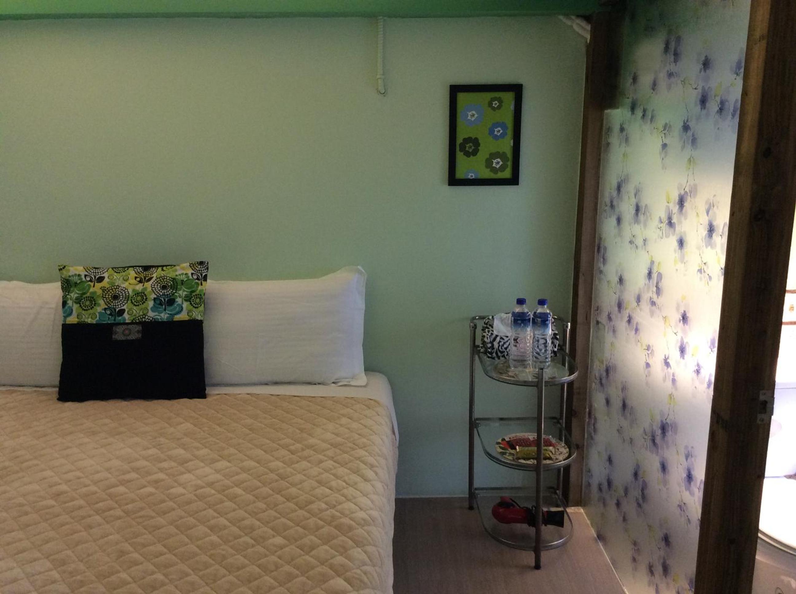 Single Room with Private Bathroom photo 1