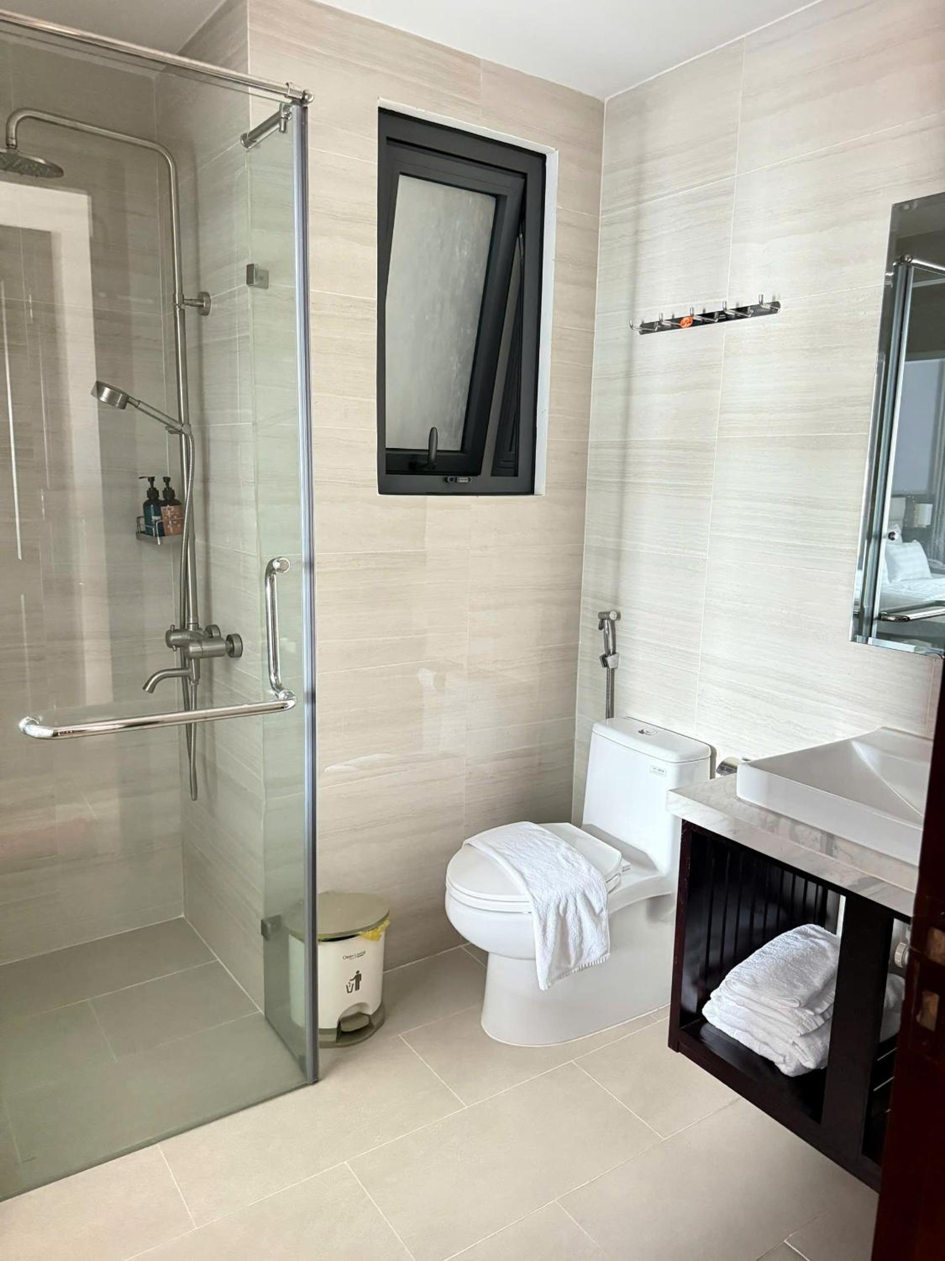 Deluxe Double Room - Photo 11